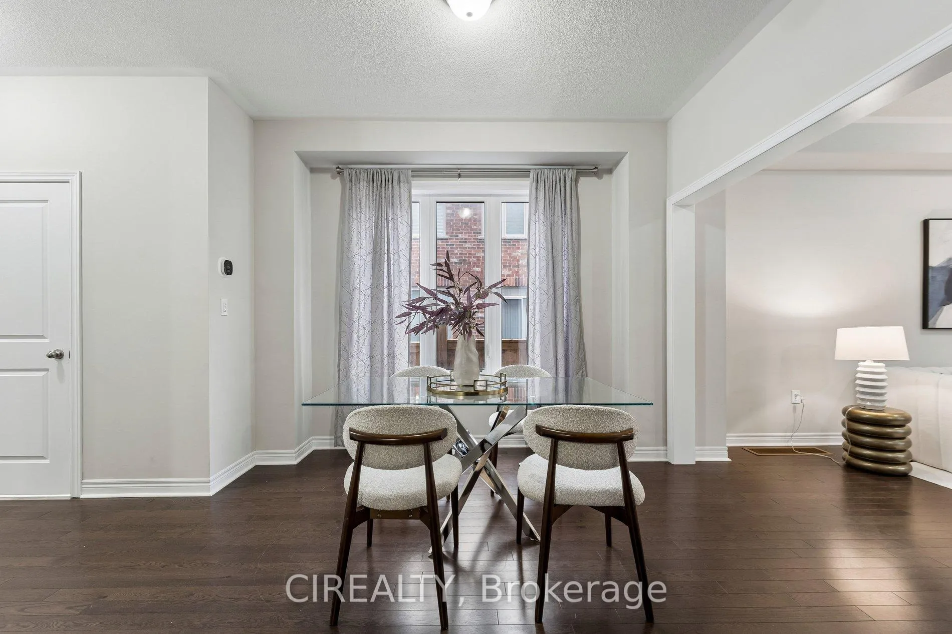 Photo 9 of 71 Finegan Circle, Brampton, Northwest Brampton — HOMEH