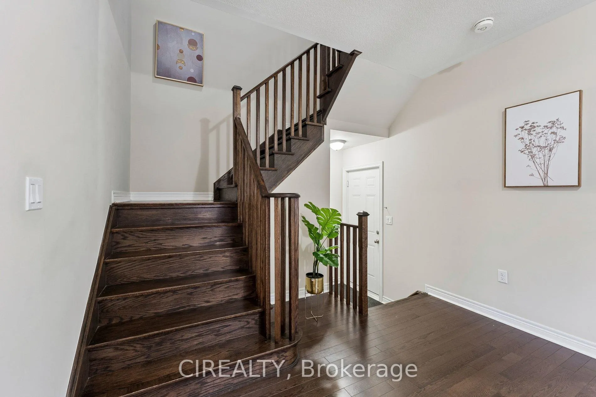 Photo 23 of 71 Finegan Circle, Brampton, Northwest Brampton — HOMEH