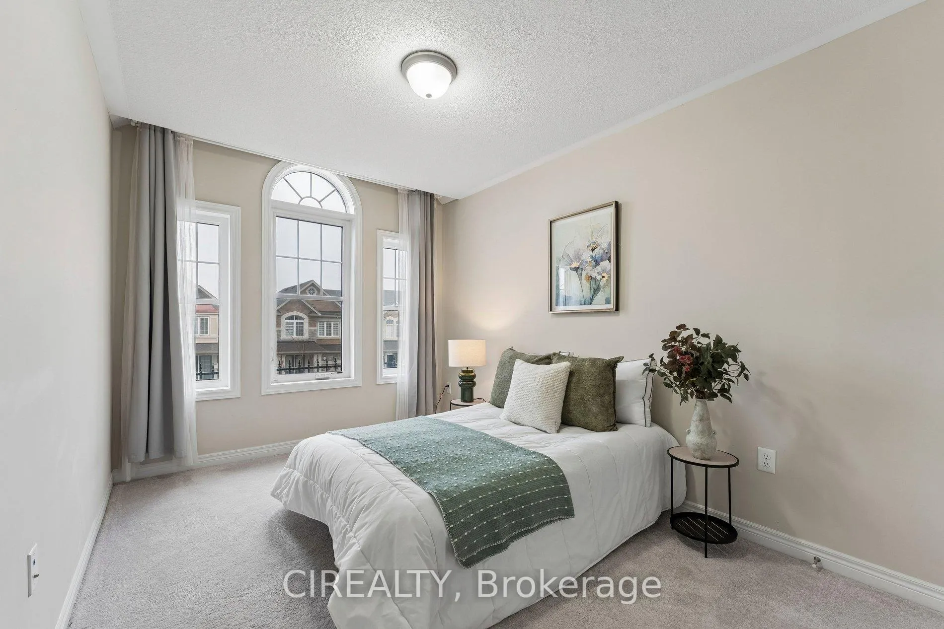 Photo 35 of 71 Finegan Circle, Brampton, Northwest Brampton — HOMEH