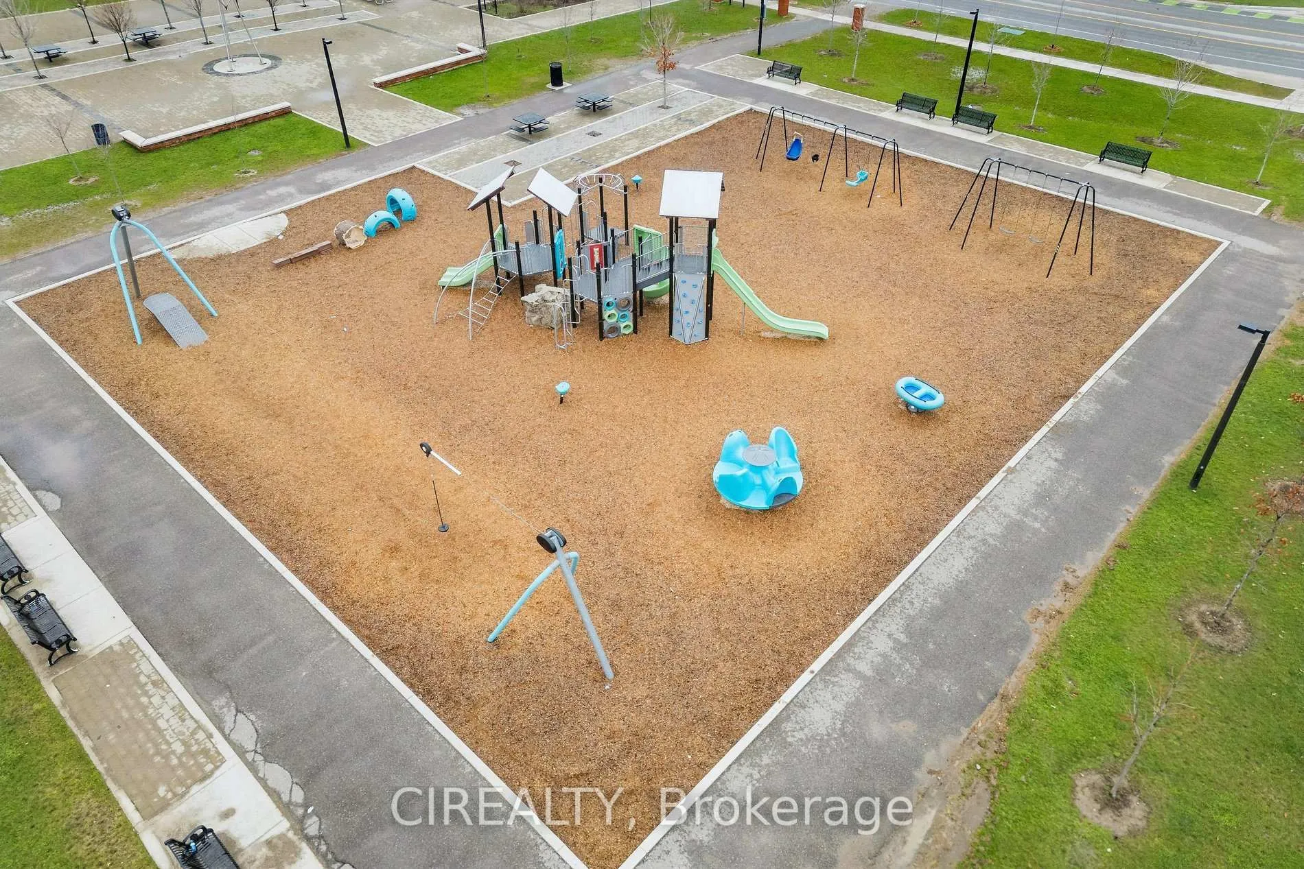 Photo 45 of 71 Finegan Circle, Brampton, Northwest Brampton — HOMEH