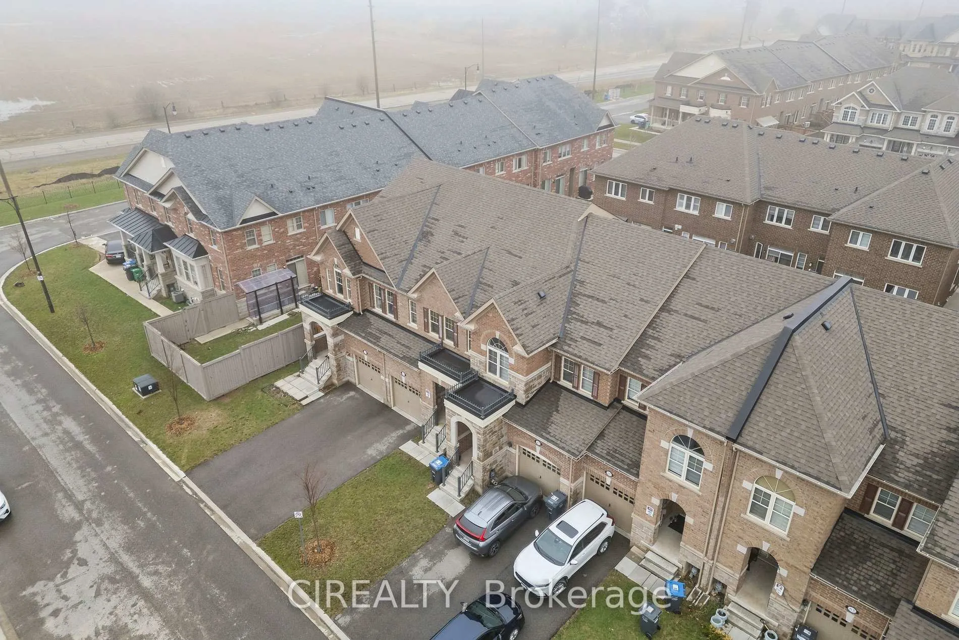 Photo 47 of 71 Finegan Circle, Brampton, Northwest Brampton — HOMEH