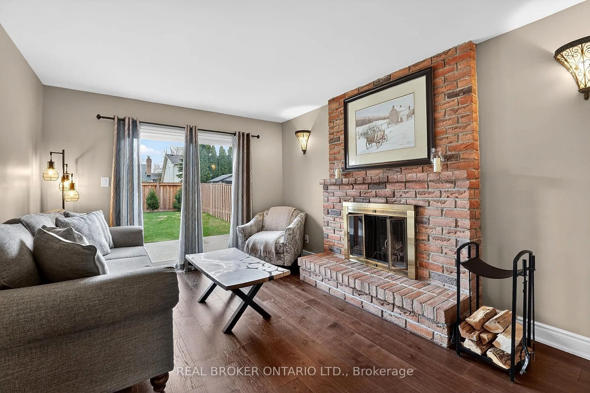 Photo 3 of 474 Knightsbridge Crescent, Hamilton, Ancaster — HOMEH