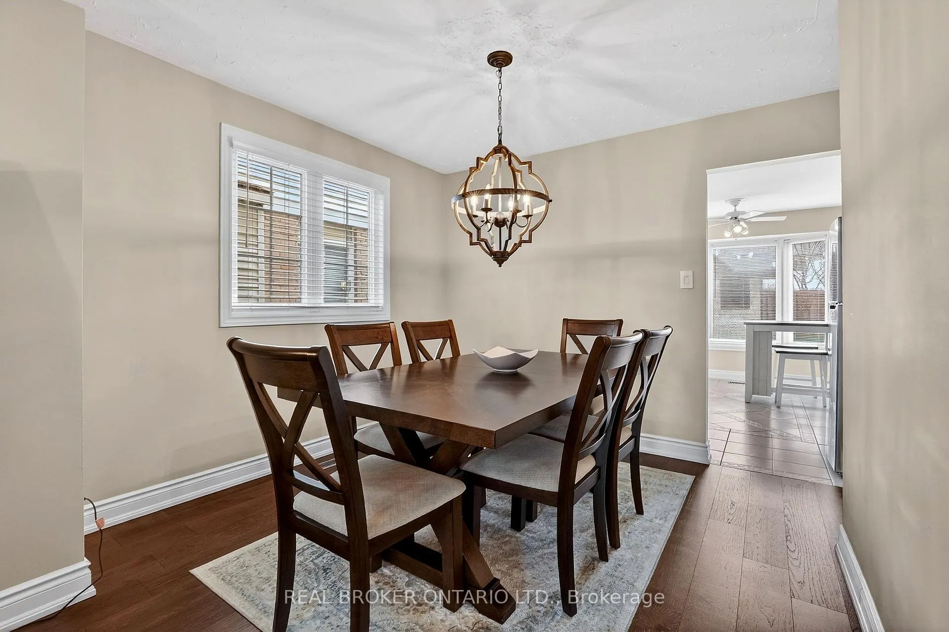 Photo 5 of 474 Knightsbridge Crescent, Hamilton, Ancaster — HOMEH