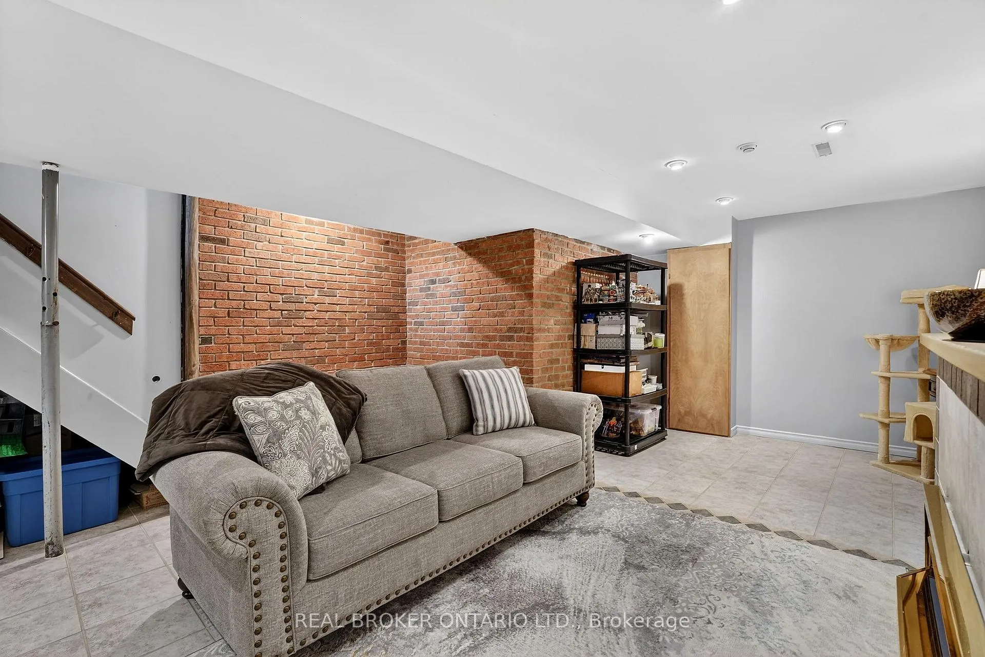 Photo 8 of 474 Knightsbridge Crescent, Hamilton, Ancaster — HOMEH