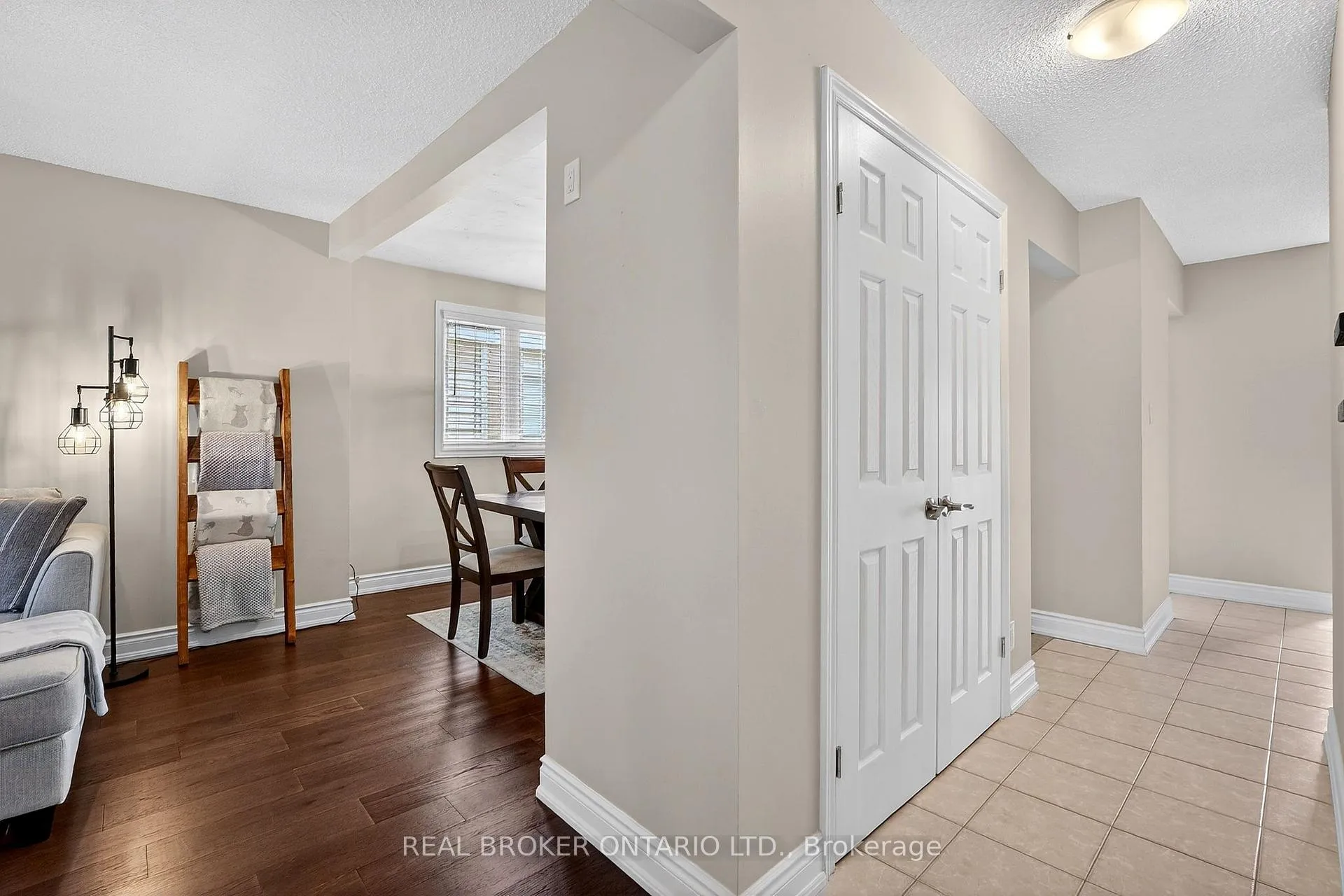 Photo 9 of 474 Knightsbridge Crescent, Hamilton, Ancaster — HOMEH