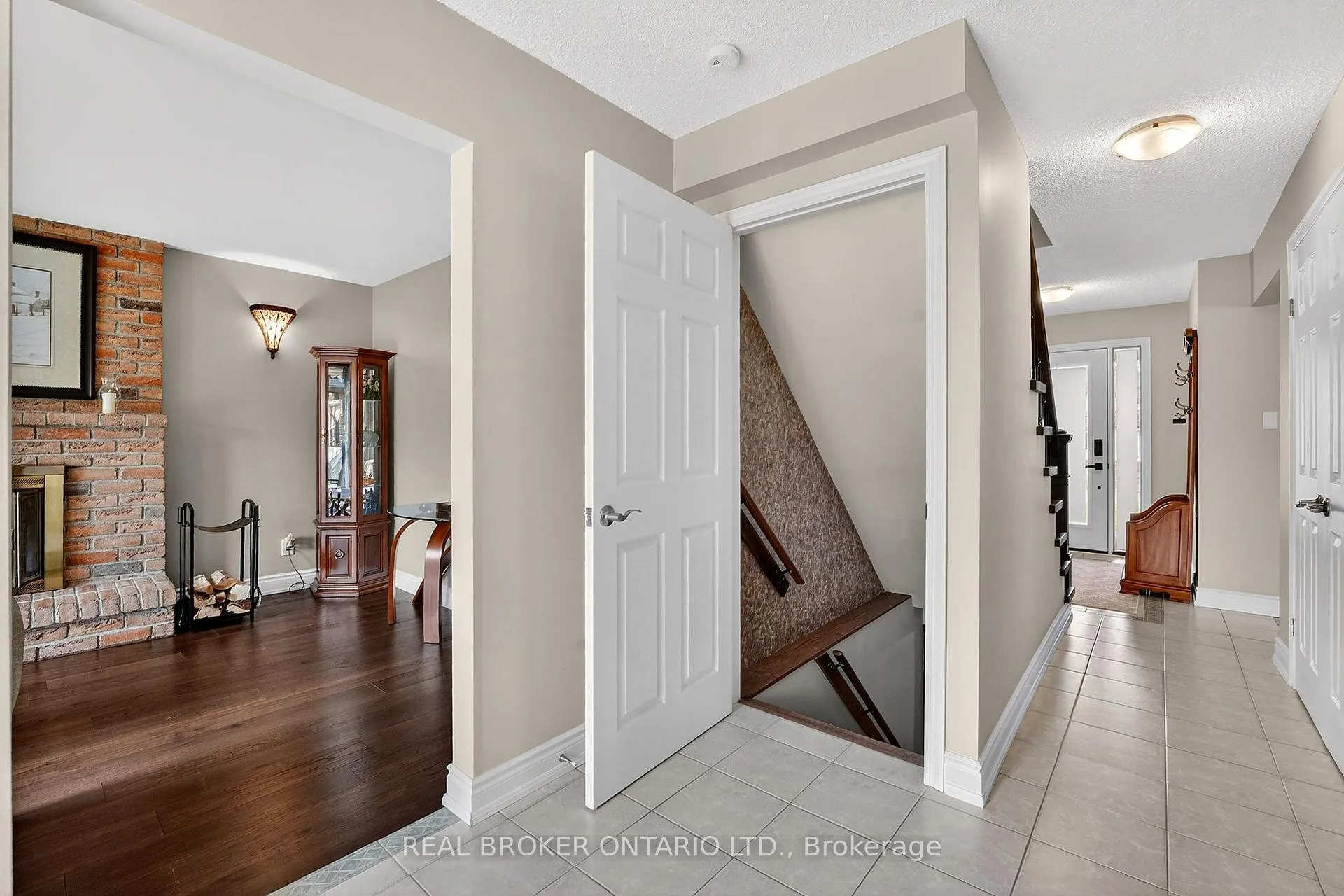 Photo 16 of 474 Knightsbridge Crescent, Hamilton, Ancaster — HOMEH