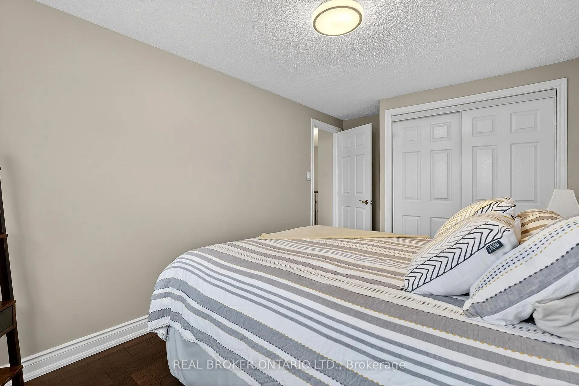 Photo 26 of 474 Knightsbridge Crescent, Hamilton, Ancaster — HOMEH