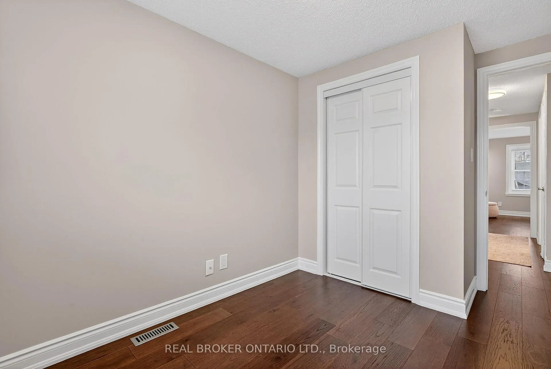 Photo 28 of 474 Knightsbridge Crescent, Hamilton, Ancaster — HOMEH