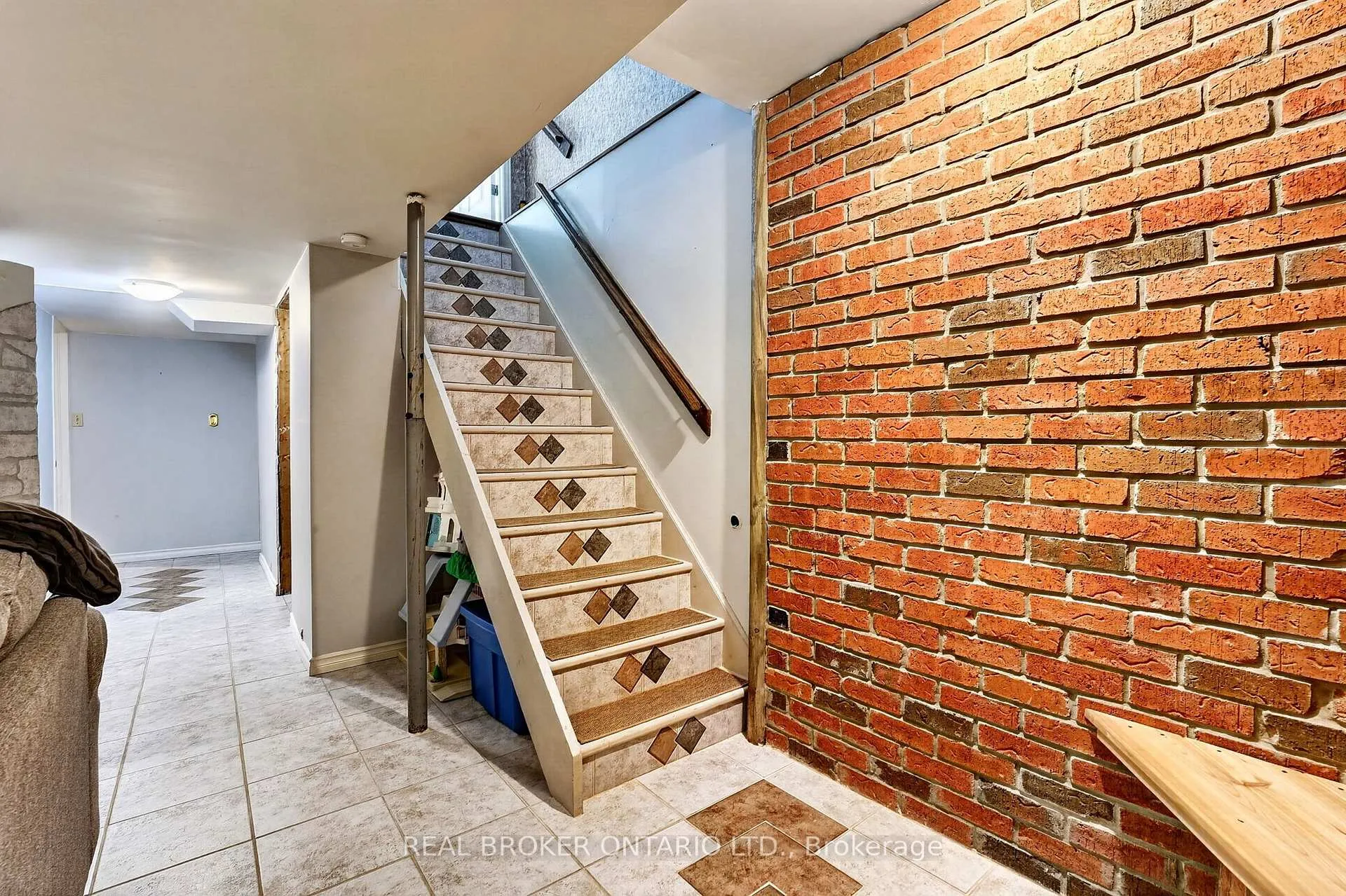 Photo 29 of 474 Knightsbridge Crescent, Hamilton, Ancaster — HOMEH