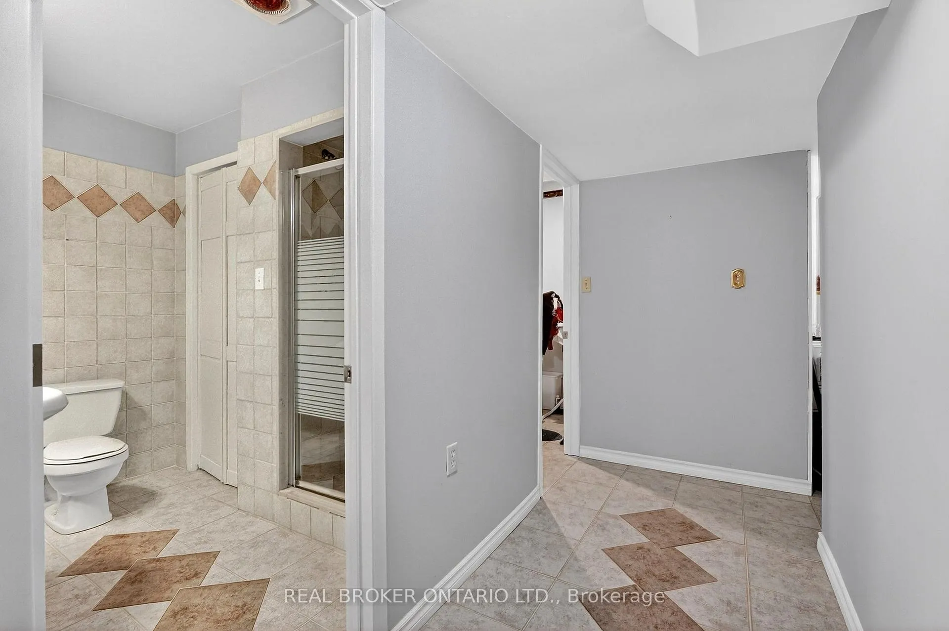 Photo 32 of 474 Knightsbridge Crescent, Hamilton, Ancaster — HOMEH