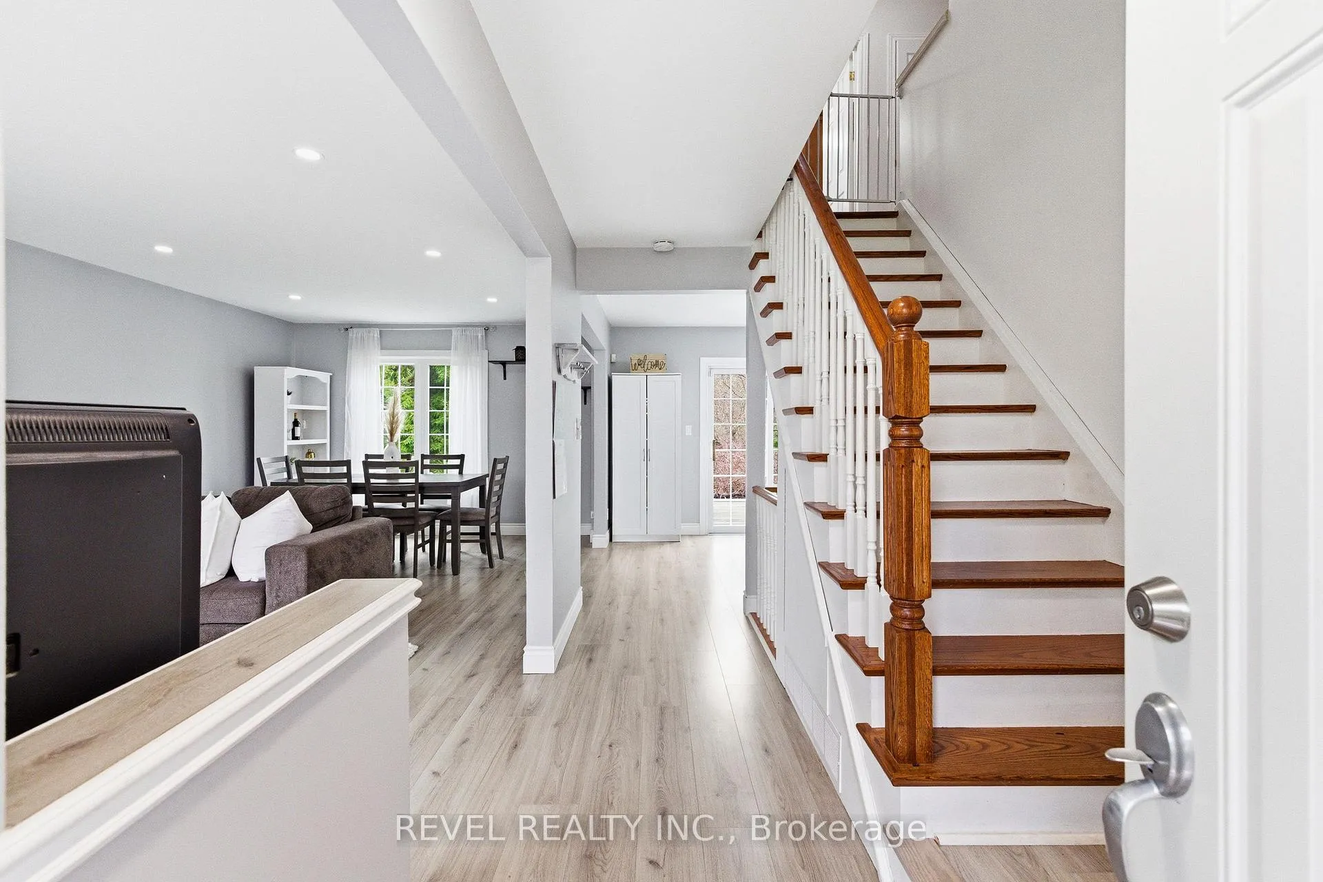 Photo 2 of 396 Wilson Road N, Oshawa, O'Neill — HOMEH