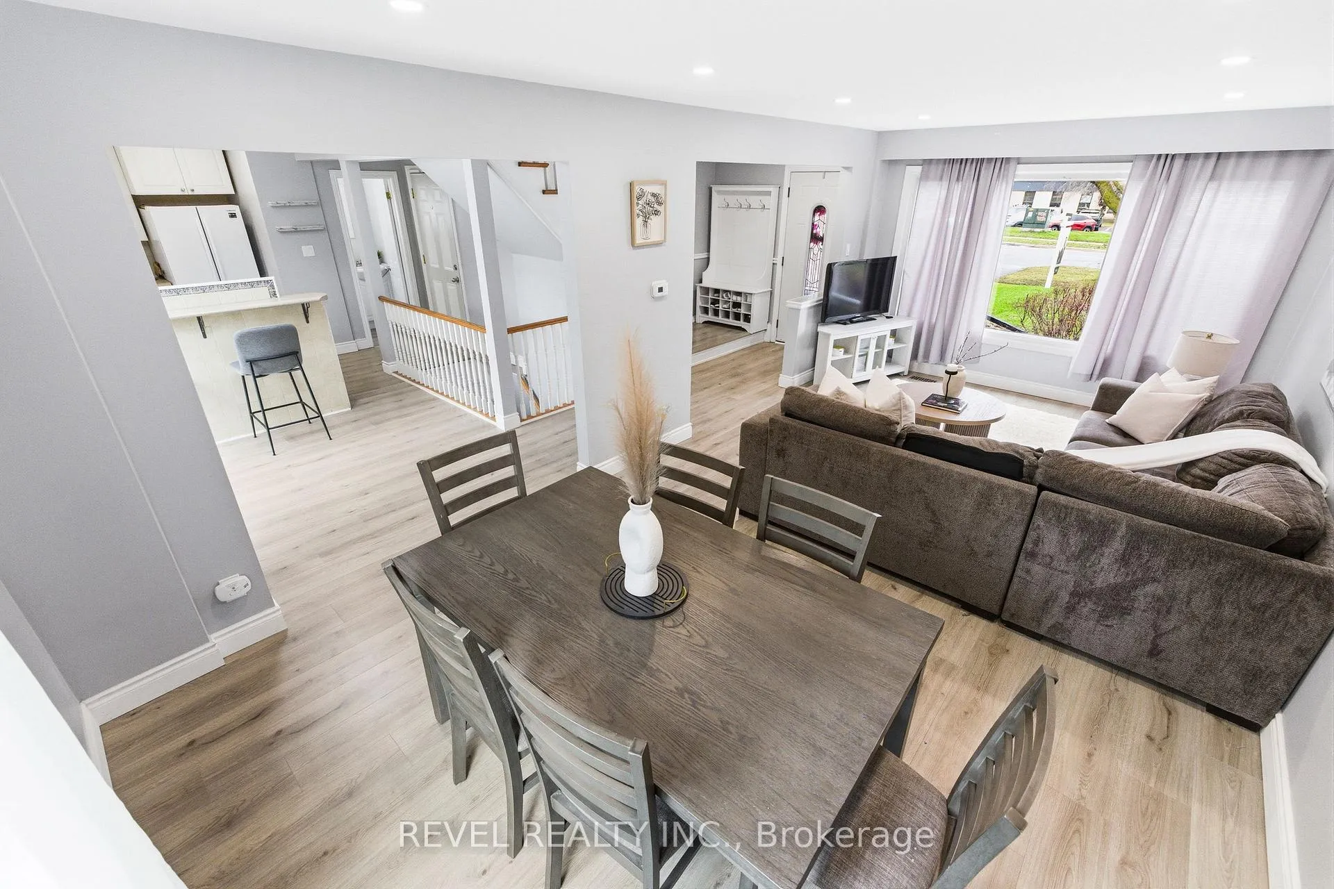 Photo 6 of 396 Wilson Road N, Oshawa, O'Neill — HOMEH