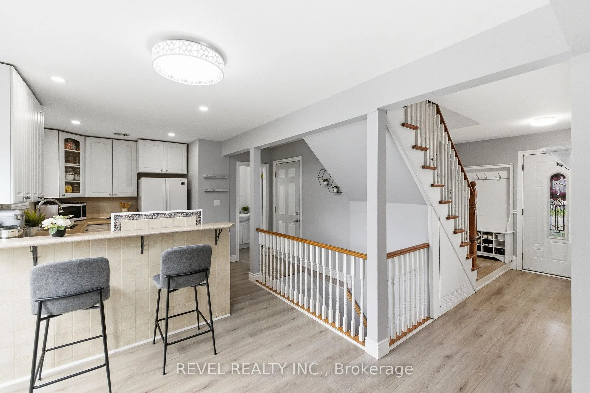 Photo 7 of 396 Wilson Road N, Oshawa, O'Neill — HOMEH