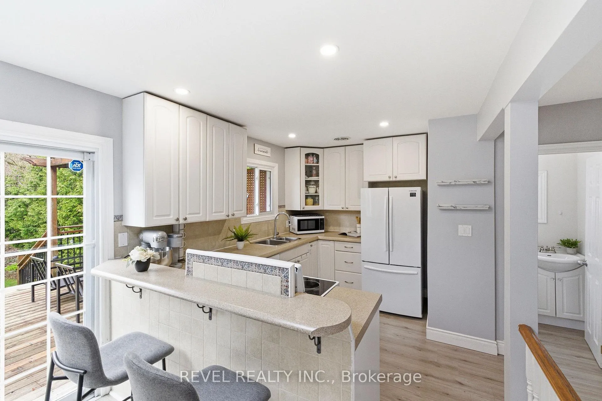Photo 8 of 396 Wilson Road N, Oshawa, O'Neill — HOMEH