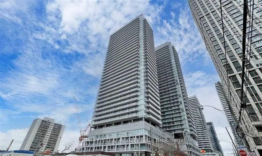 Front of Unit 3301, 195 redpath Avenue