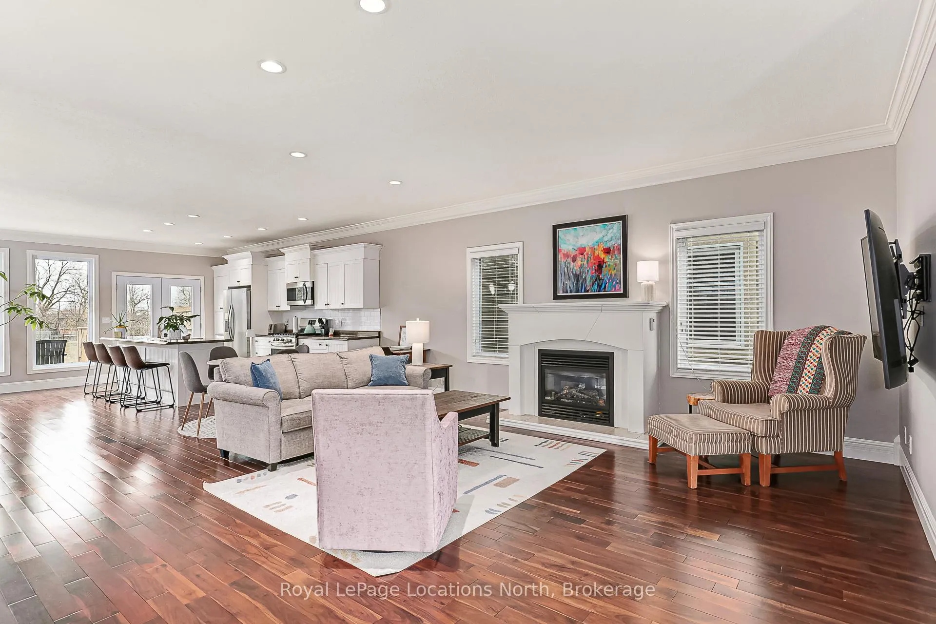 Photo 3 of 73 Findlay Drive, Collingwood — HOMEH