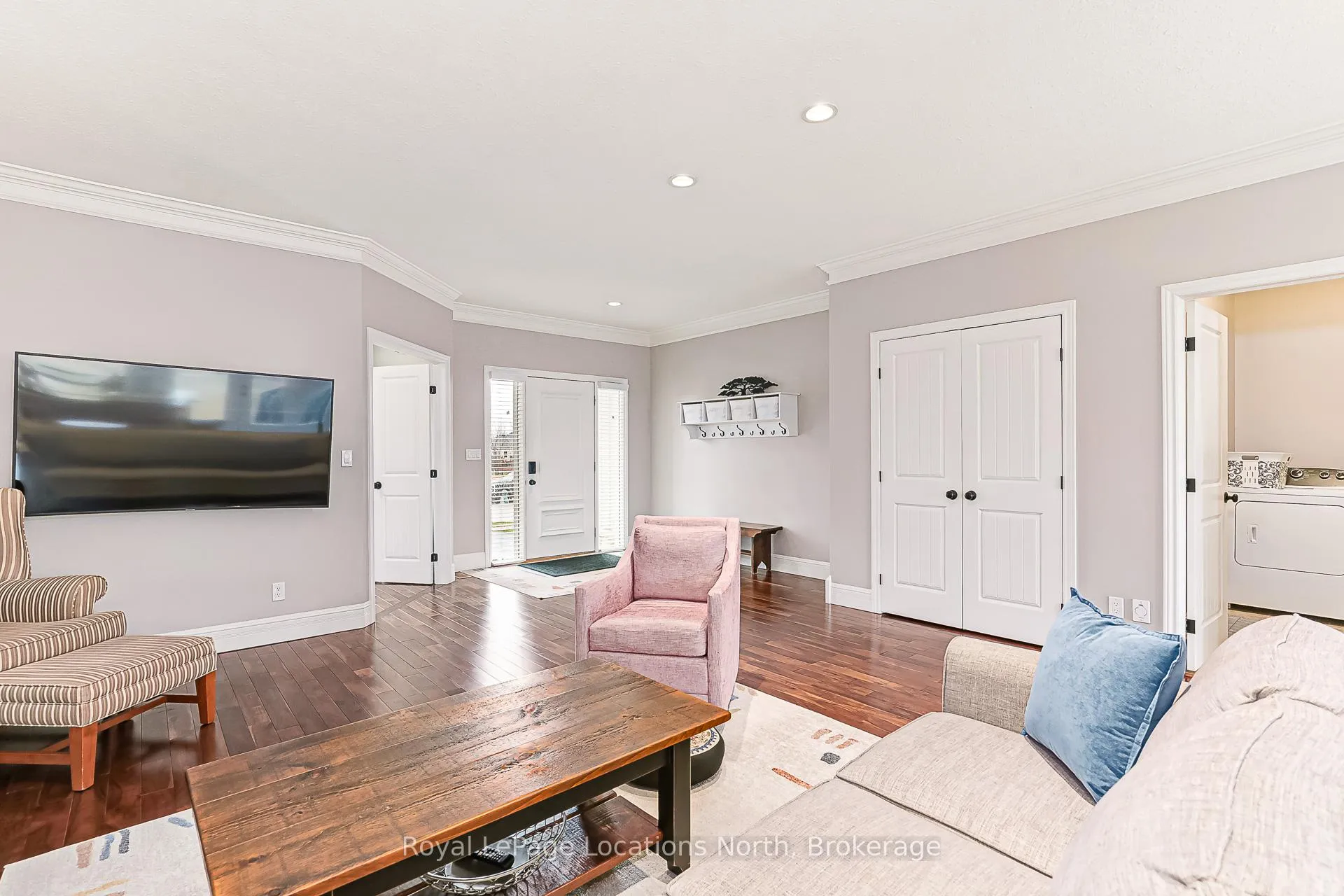 Photo 6 of 73 Findlay Drive, Collingwood — HOMEH