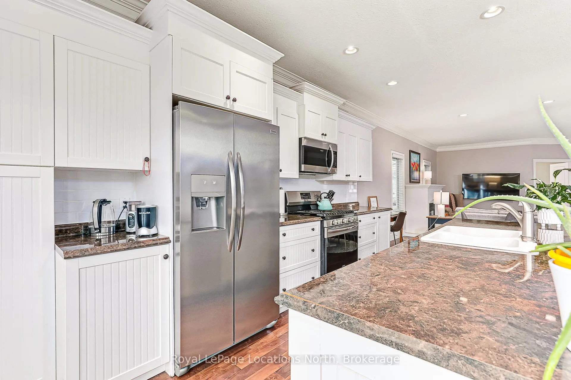 Photo 11 of 73 Findlay Drive, Collingwood — HOMEH
