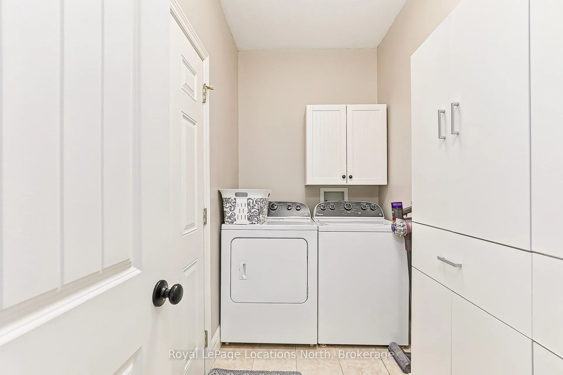 Photo 13 of 73 Findlay Drive, Collingwood — HOMEH