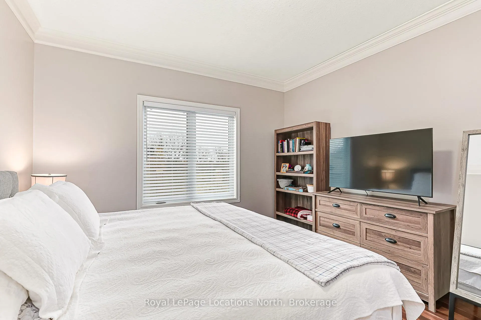 Photo 15 of 73 Findlay Drive, Collingwood — HOMEH