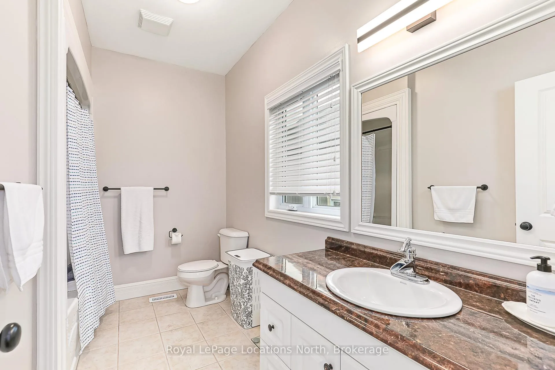 Photo 16 of 73 Findlay Drive, Collingwood — HOMEH