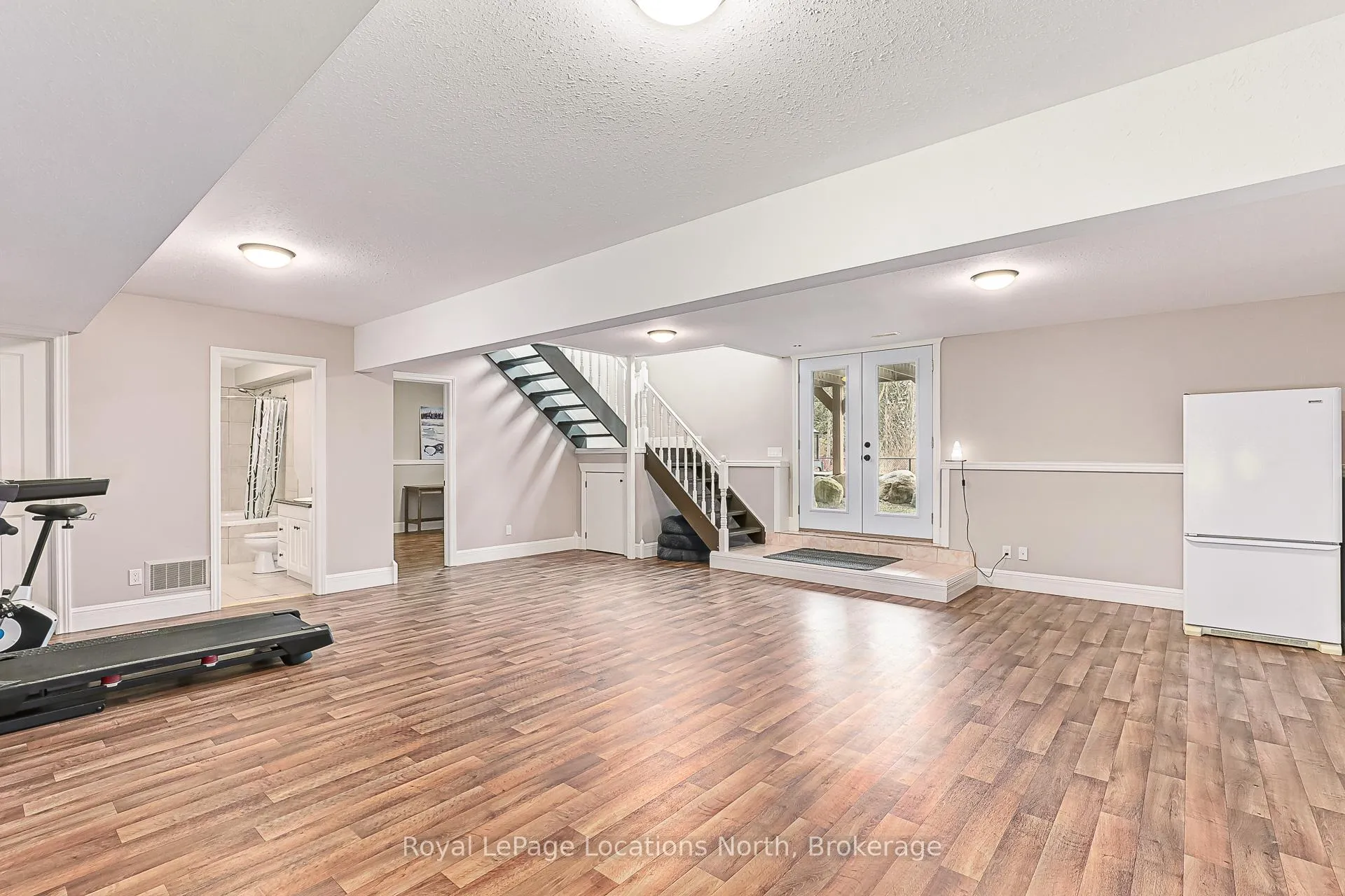 Photo 17 of 73 Findlay Drive, Collingwood — HOMEH