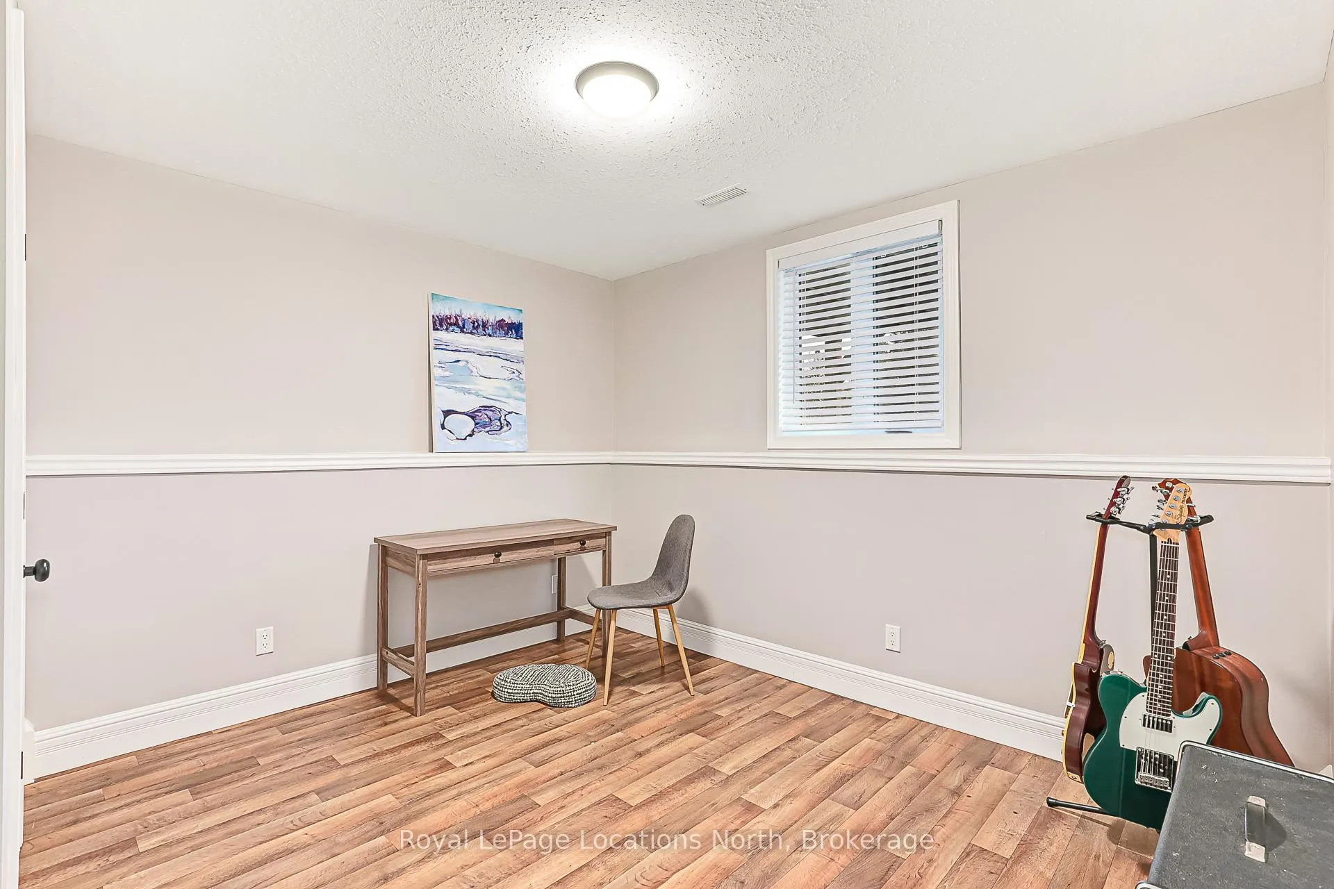 Photo 21 of 73 Findlay Drive, Collingwood — HOMEH