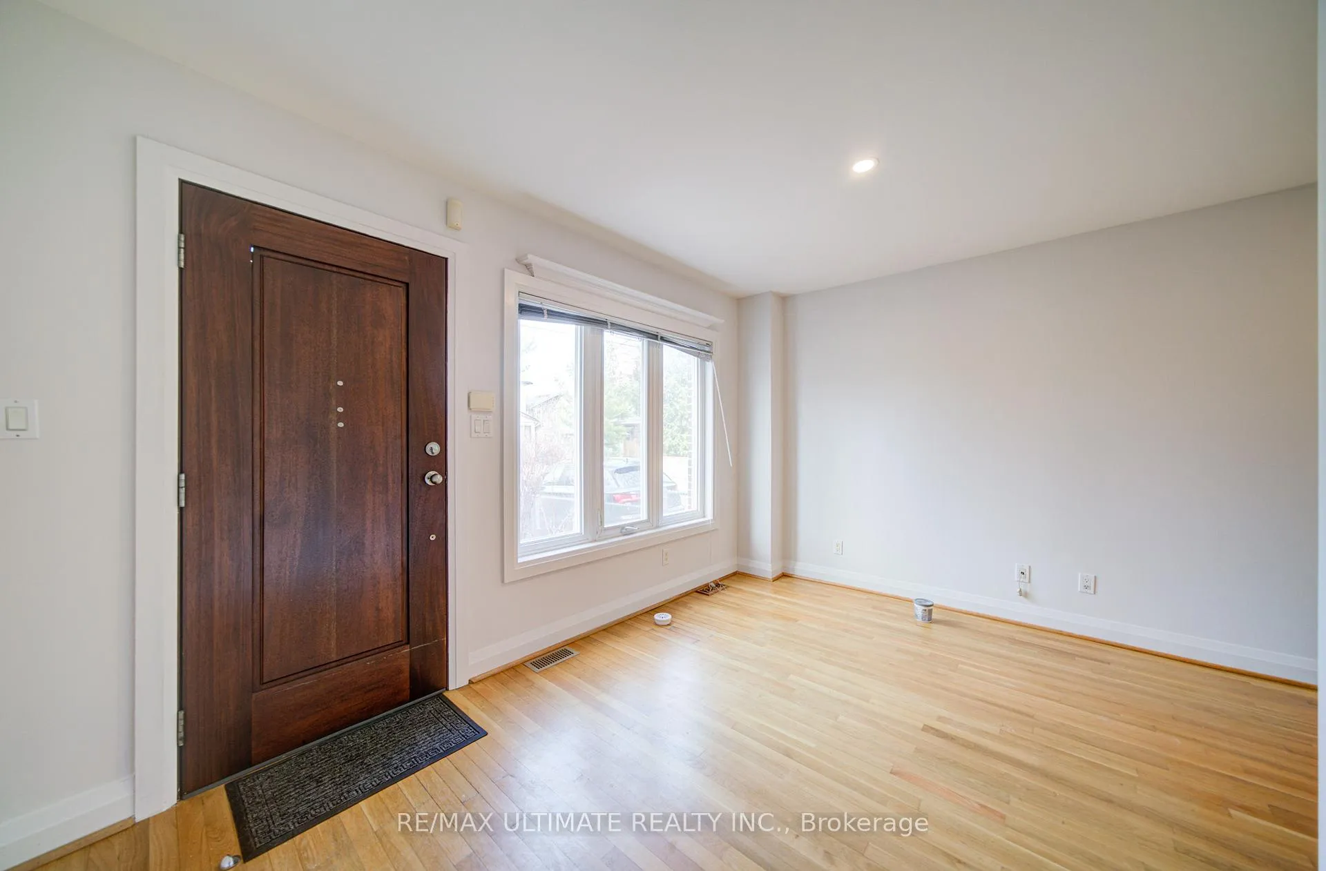 Photo 3 of 51 Epsom Avenue E, Toronto, Woodbine-Lumsden — HOMEH
