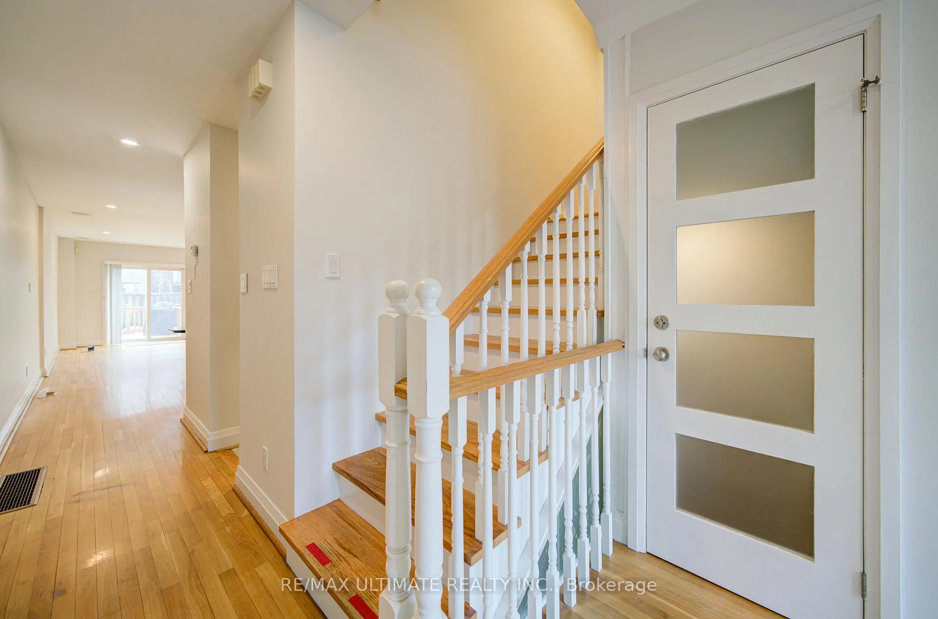 Photo 5 of 51 Epsom Avenue E, Toronto, Woodbine-Lumsden — HOMEH