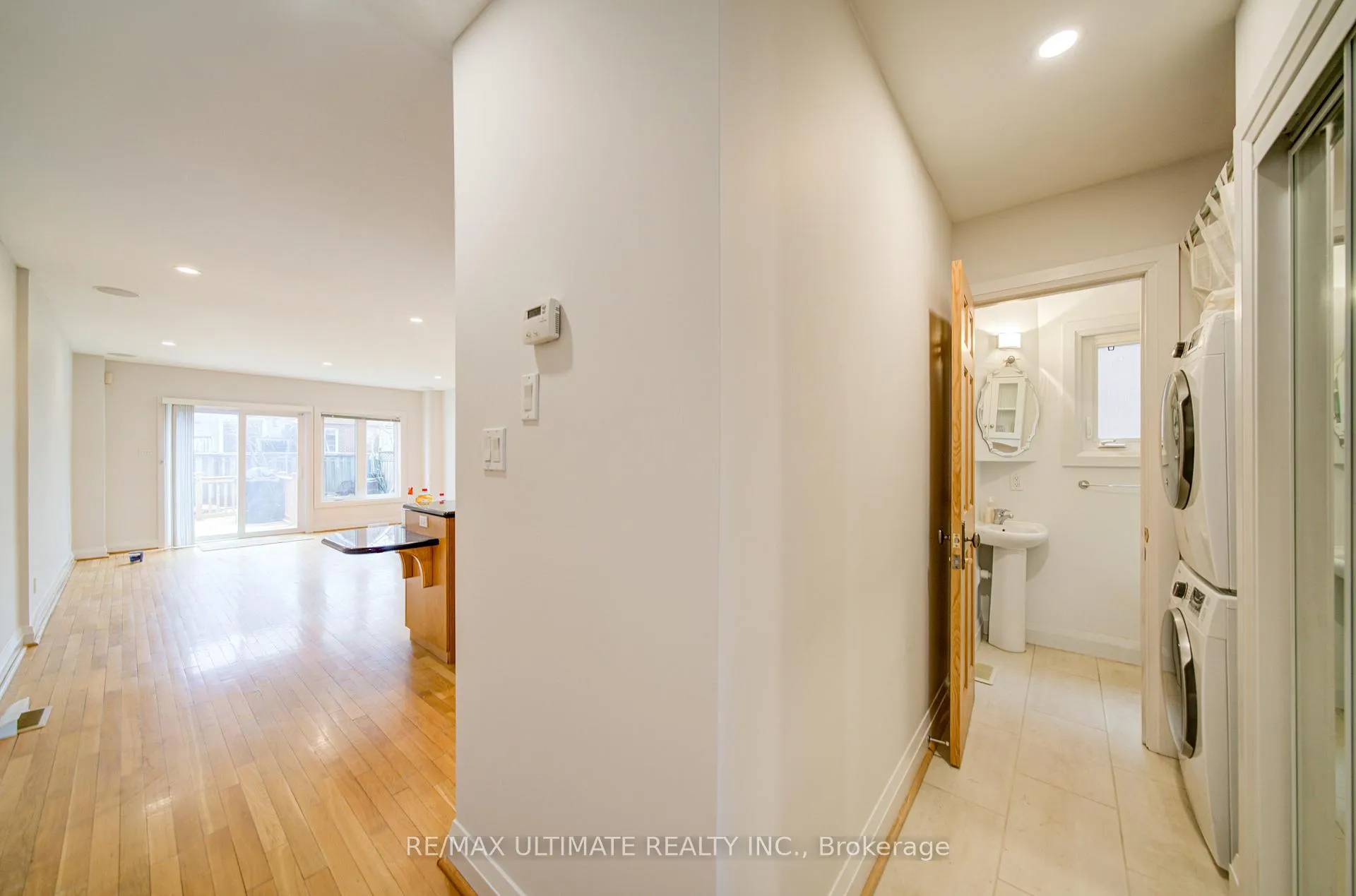 Photo 7 of 51 Epsom Avenue E, Toronto, Woodbine-Lumsden — HOMEH