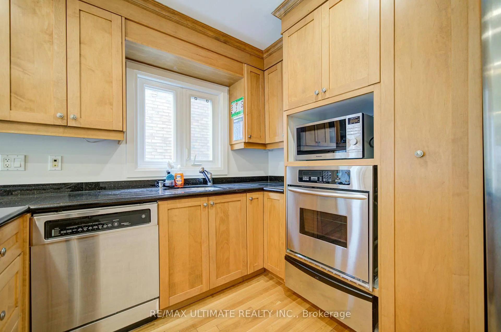 Photo 12 of 51 Epsom Avenue E, Toronto, Woodbine-Lumsden — HOMEH