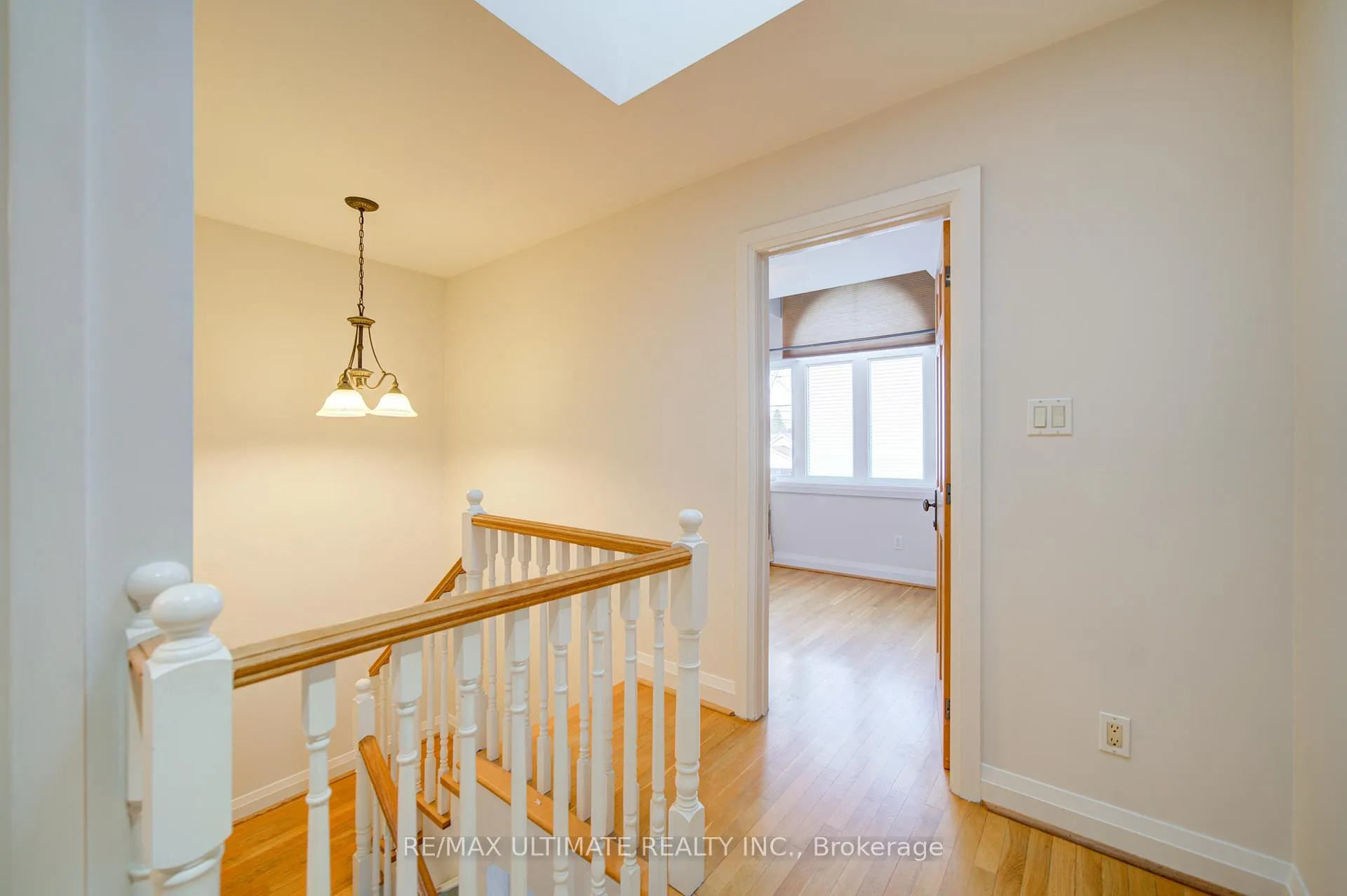 Photo 17 of 51 Epsom Avenue E, Toronto, Woodbine-Lumsden — HOMEH