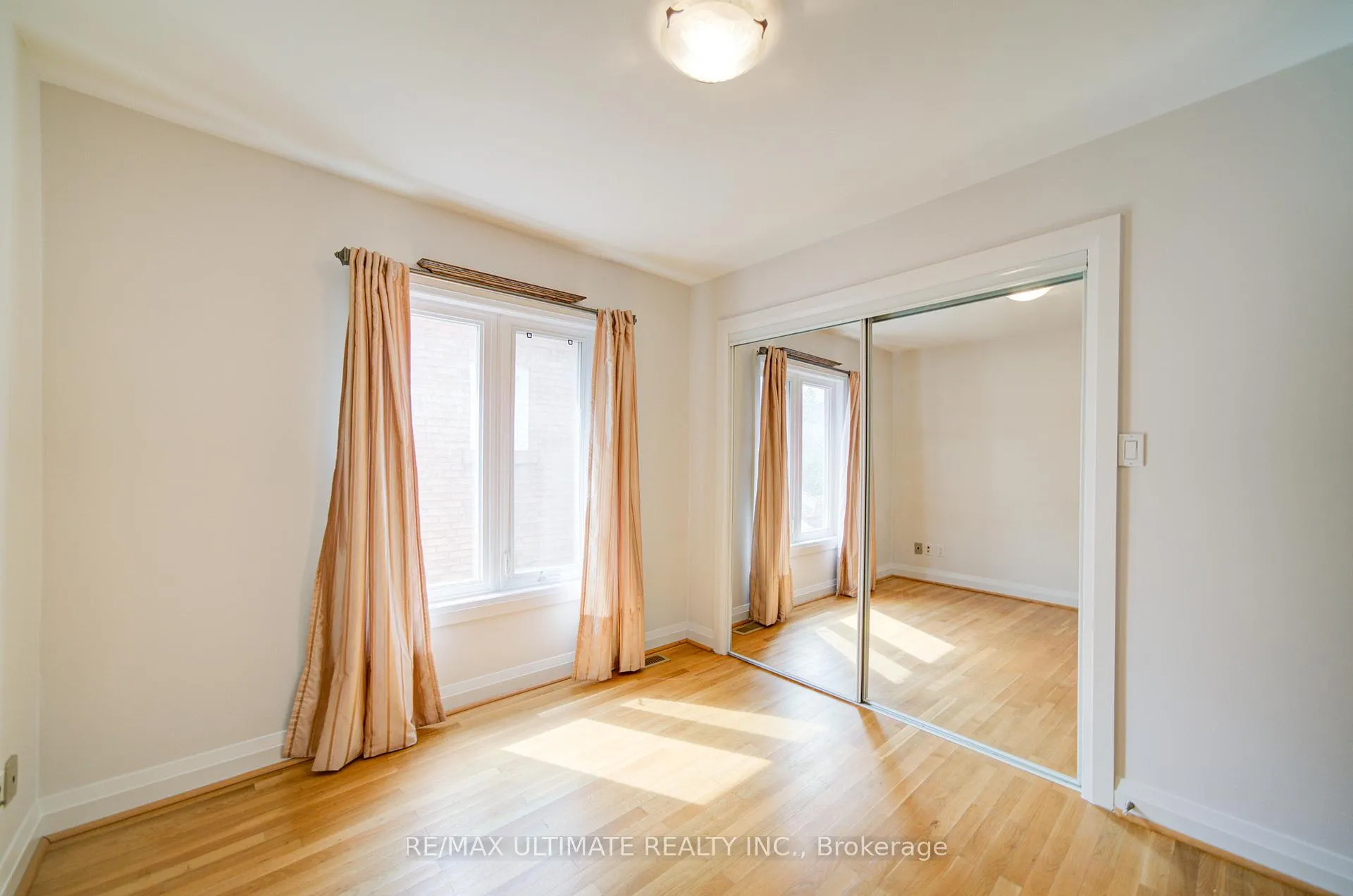 Photo 20 of 51 Epsom Avenue E, Toronto, Woodbine-Lumsden — HOMEH