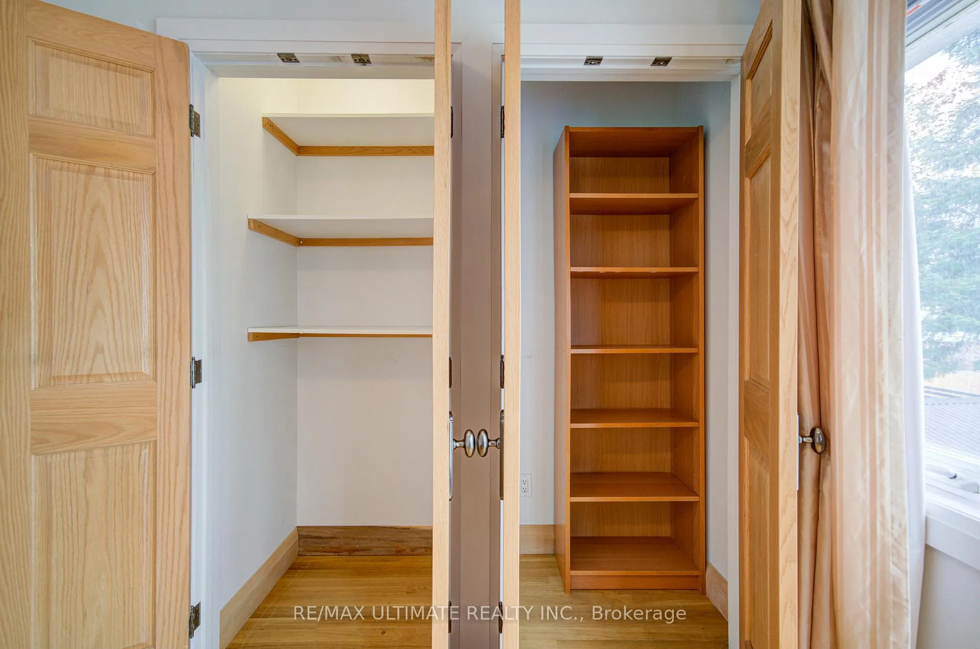 Photo 27 of 51 Epsom Avenue E, Toronto, Woodbine-Lumsden — HOMEH