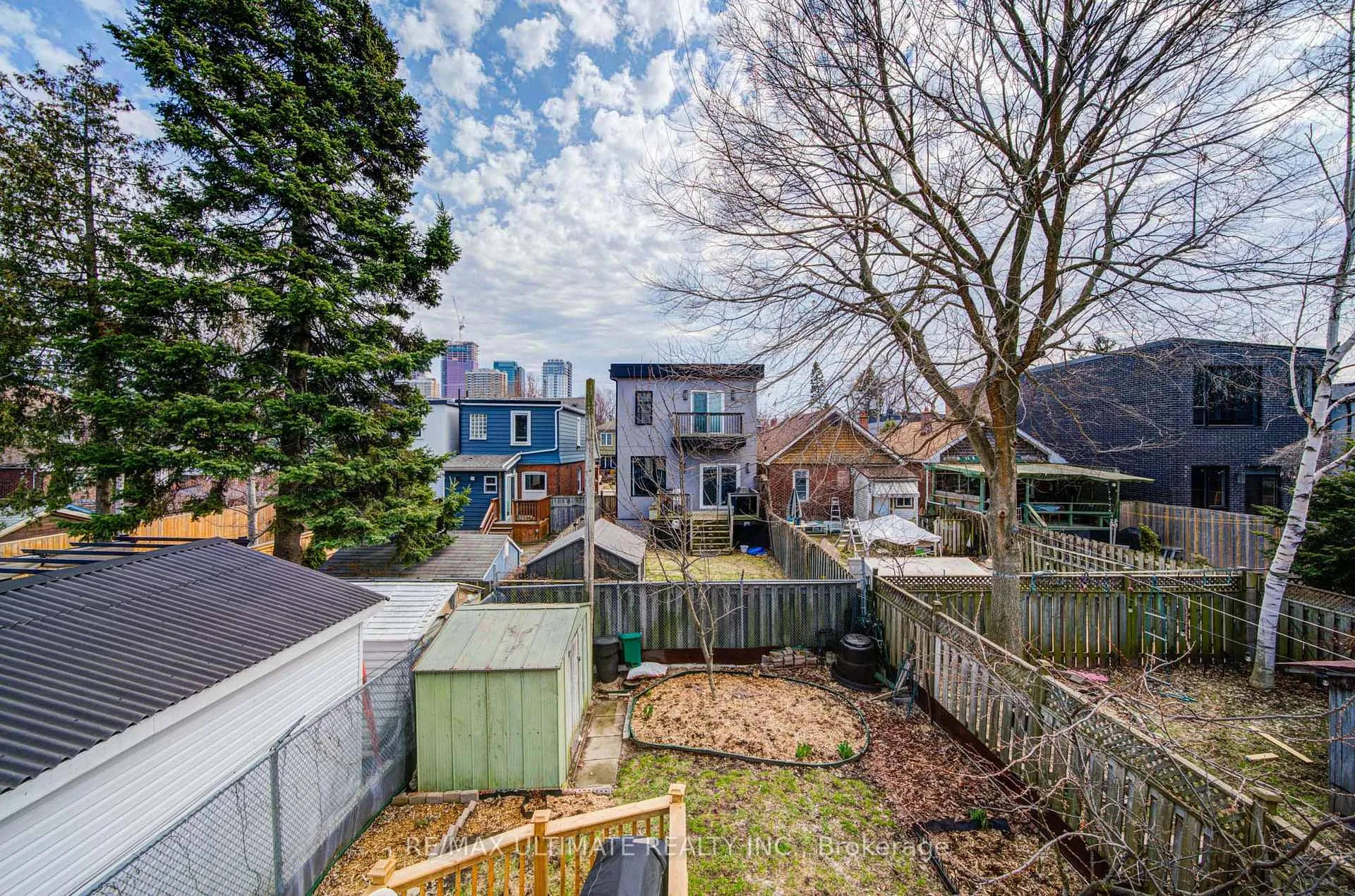 Photo 28 of 51 Epsom Avenue E, Toronto, Woodbine-Lumsden — HOMEH