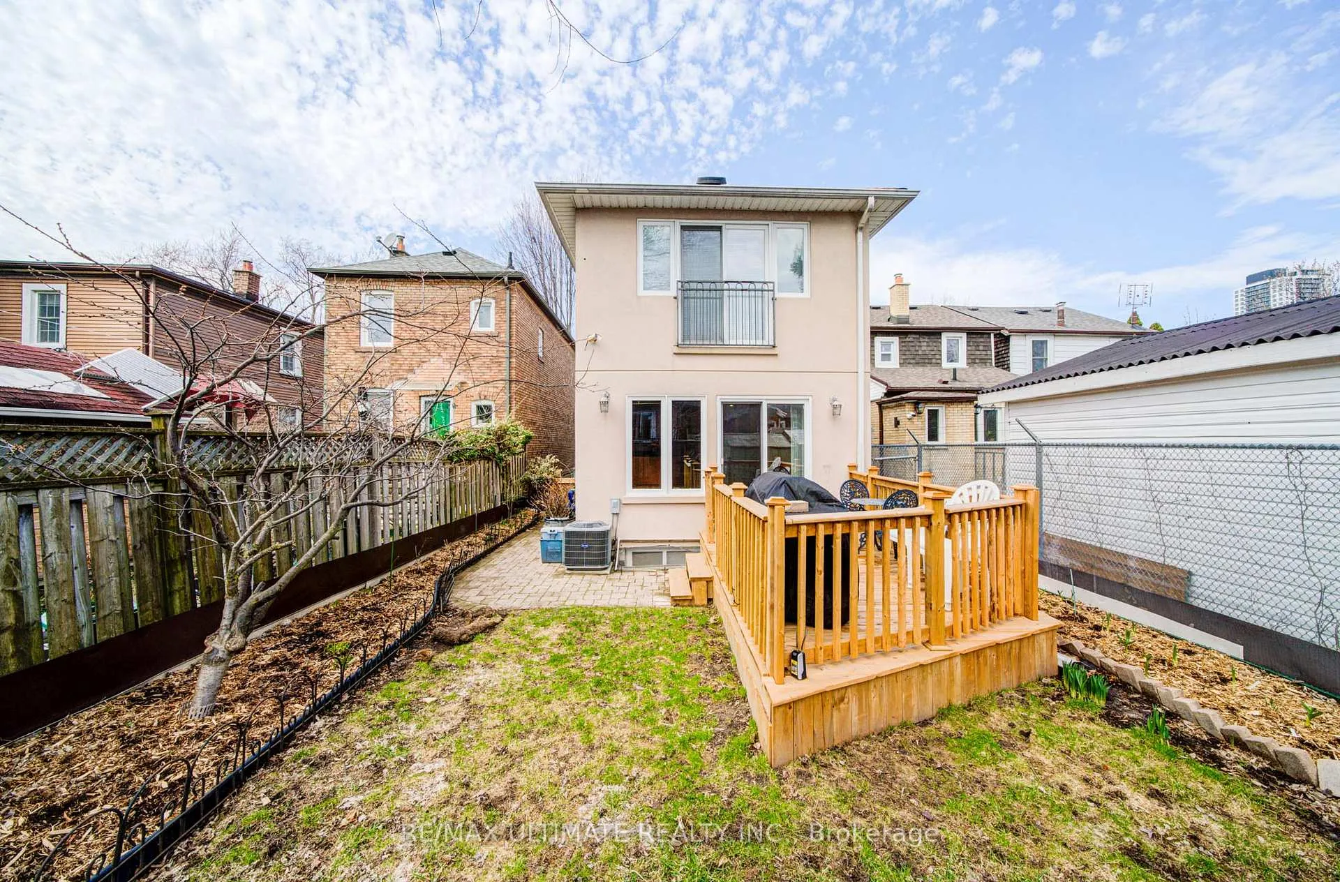 Photo 30 of 51 Epsom Avenue E, Toronto, Woodbine-Lumsden — HOMEH