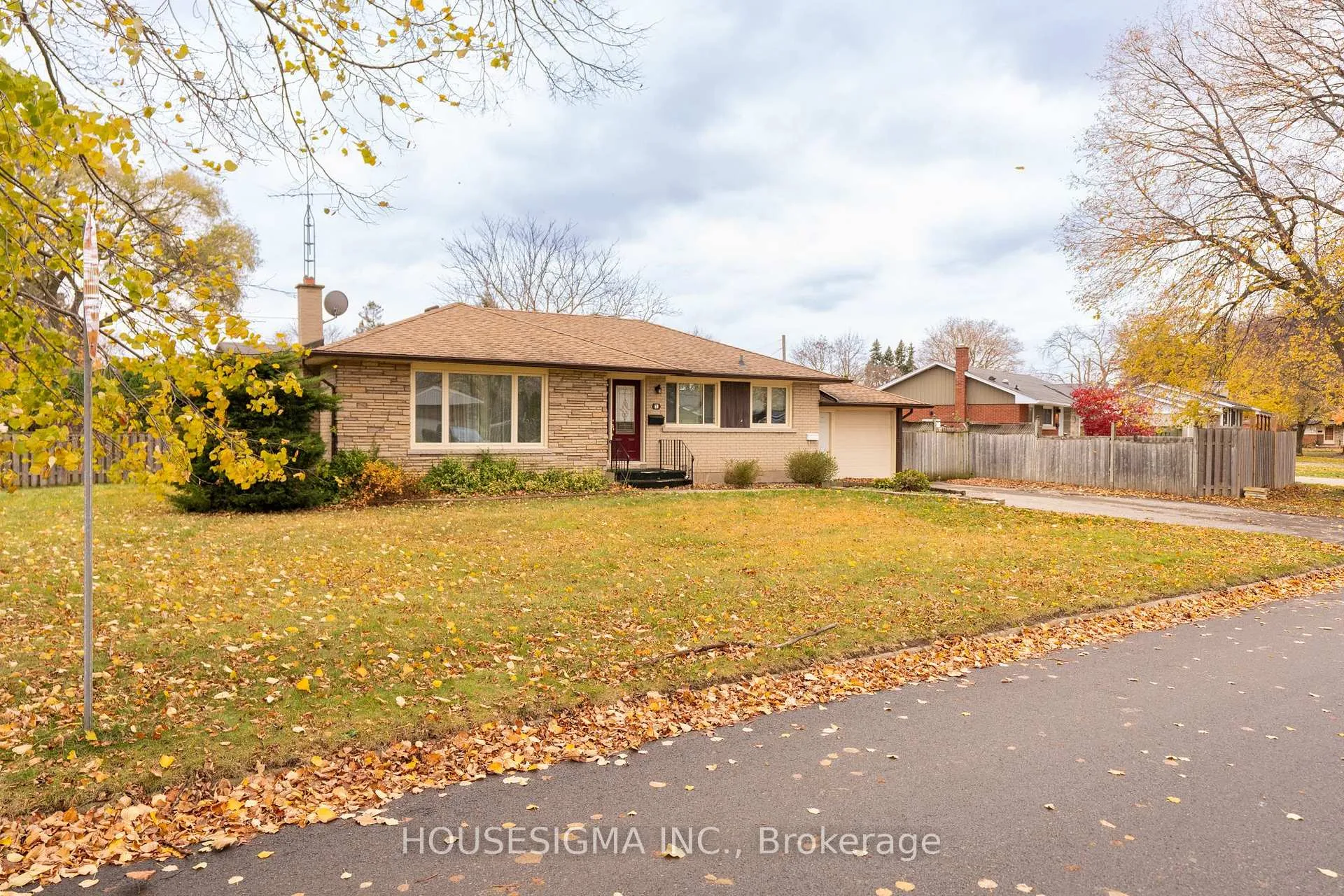 Photo 2 of 1 Cherrylane Drive N, St. Catharines, Vine/Linwell — HOMEH