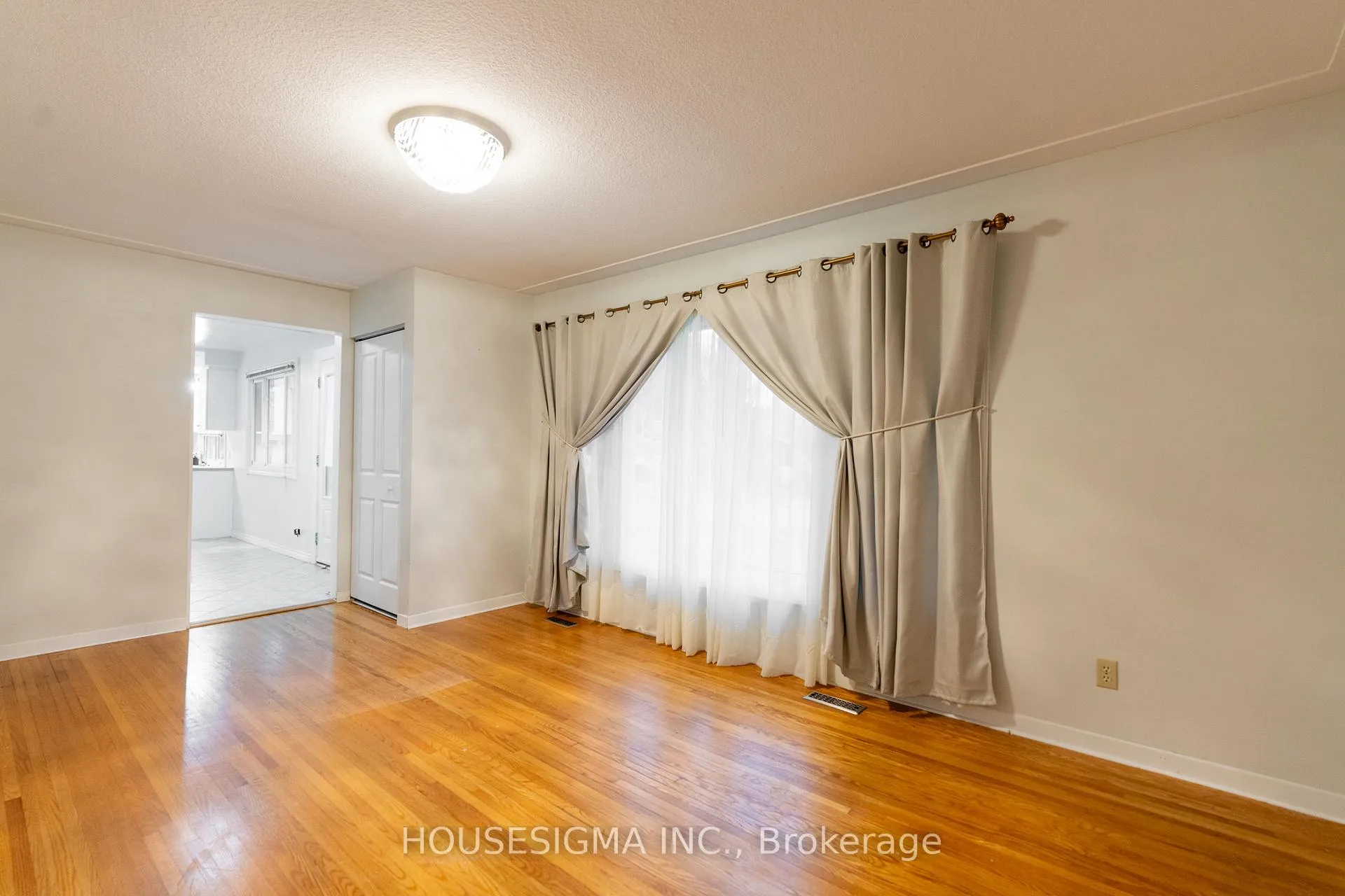 Photo 11 of 1 Cherrylane Drive N, St. Catharines, Vine/Linwell — HOMEH