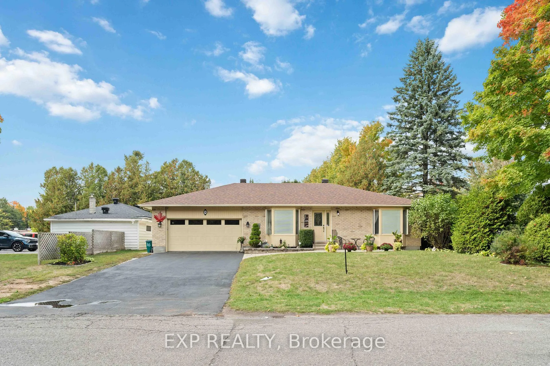 Photo 1 of 16 Evelyn Street, Ottawa, Stittsville (South) — HOMEH
