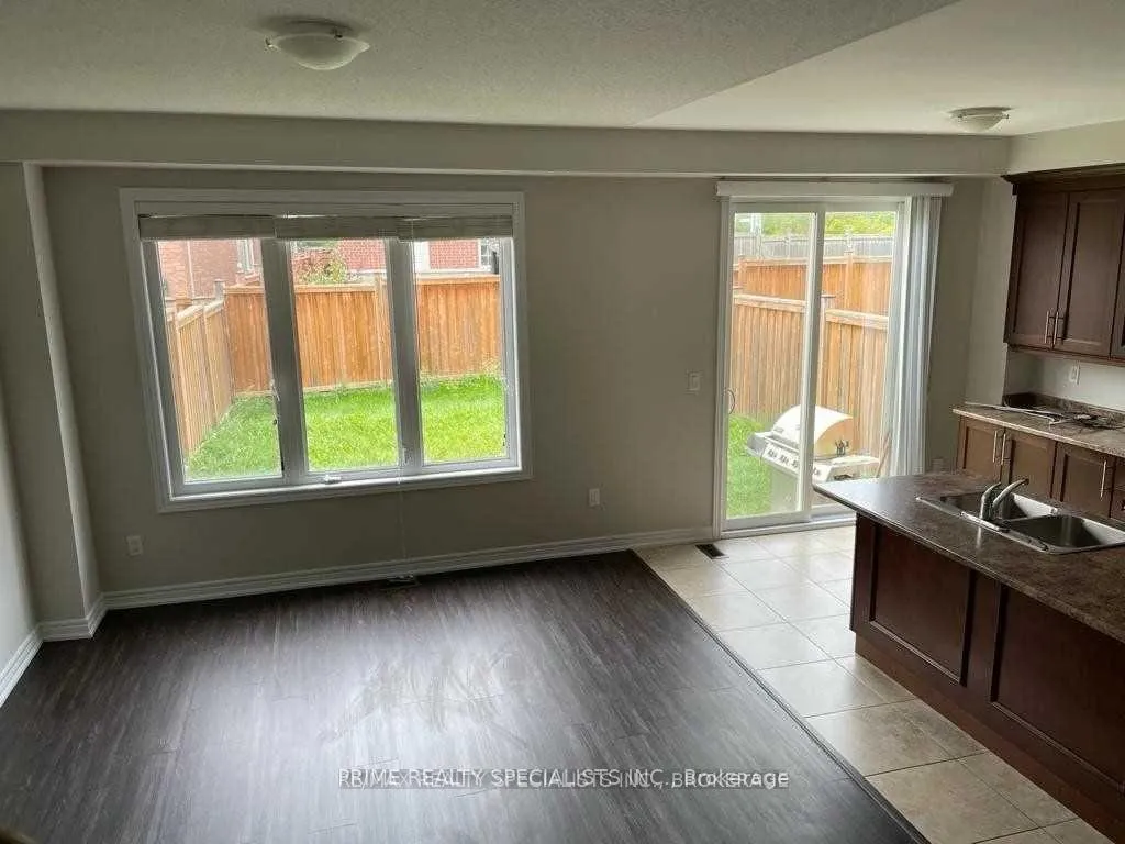 Photo 5 of 40 Kawana Road, Brampton, Bram West — HOMEH