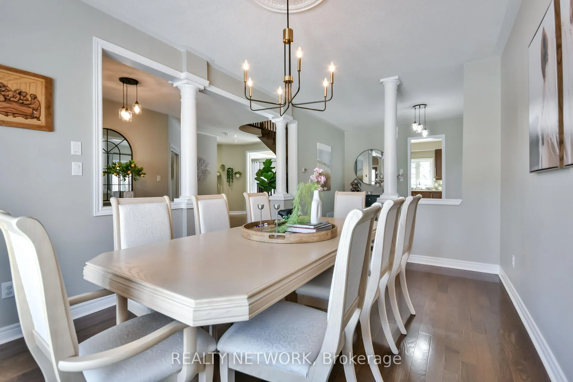 Photo 10 of 5 Camelot Square, Barrie, Innis-Shore — HOMEH