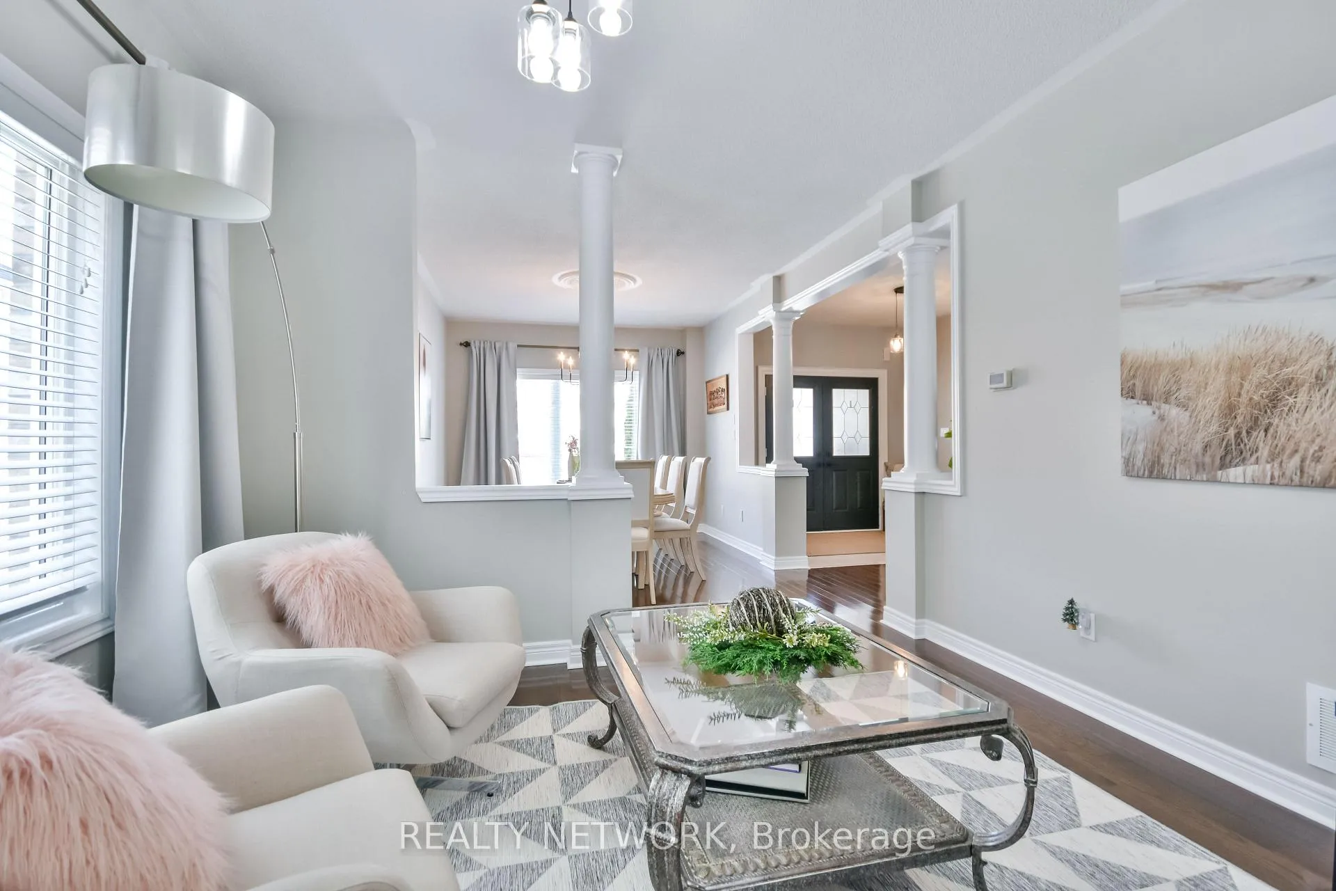 Photo 11 of 5 Camelot Square, Barrie, Innis-Shore — HOMEH