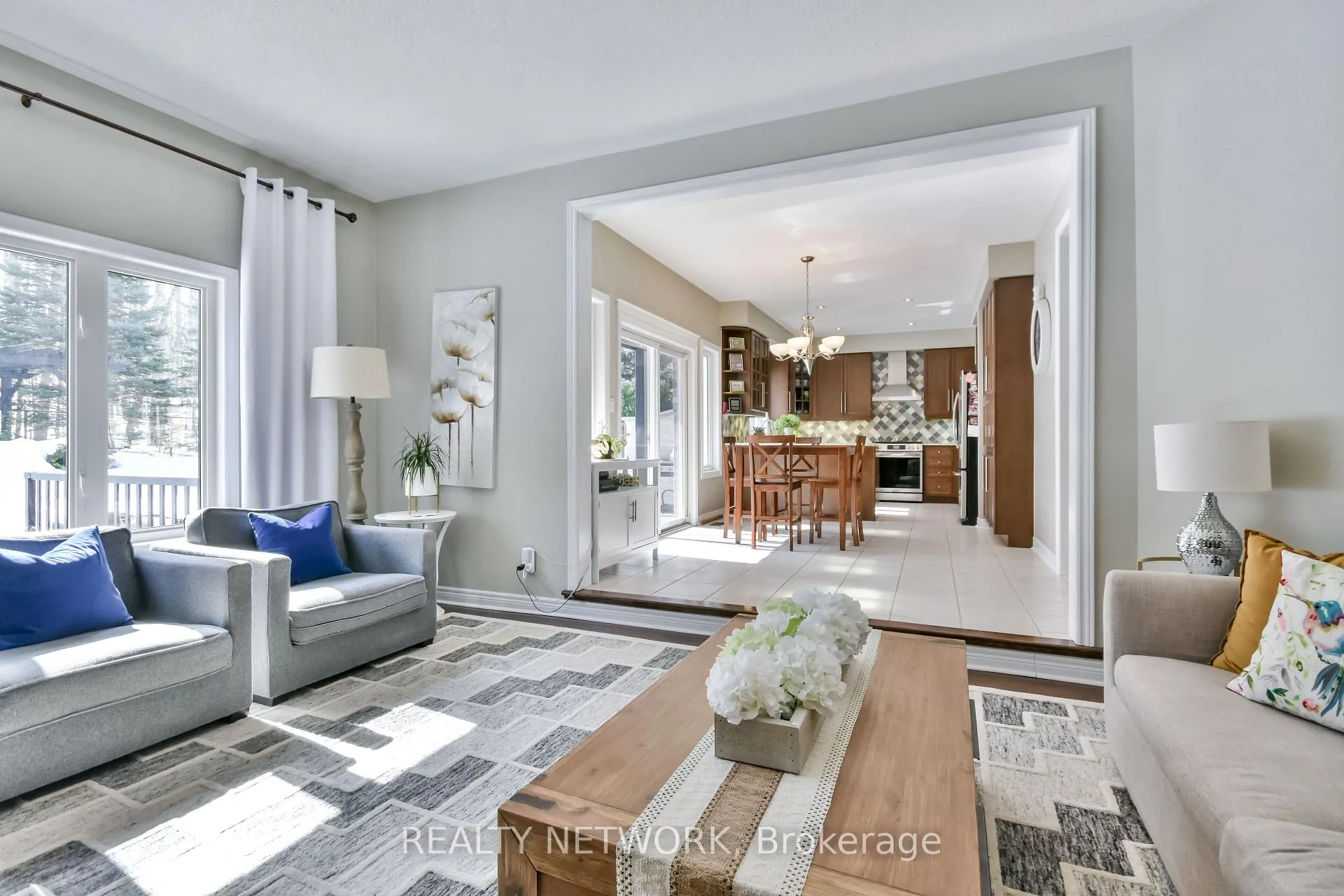 Photo 17 of 5 Camelot Square, Barrie, Innis-Shore — HOMEH