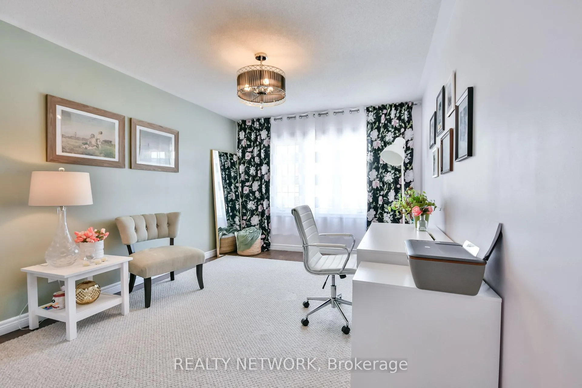 Photo 32 of 5 Camelot Square, Barrie, Innis-Shore — HOMEH