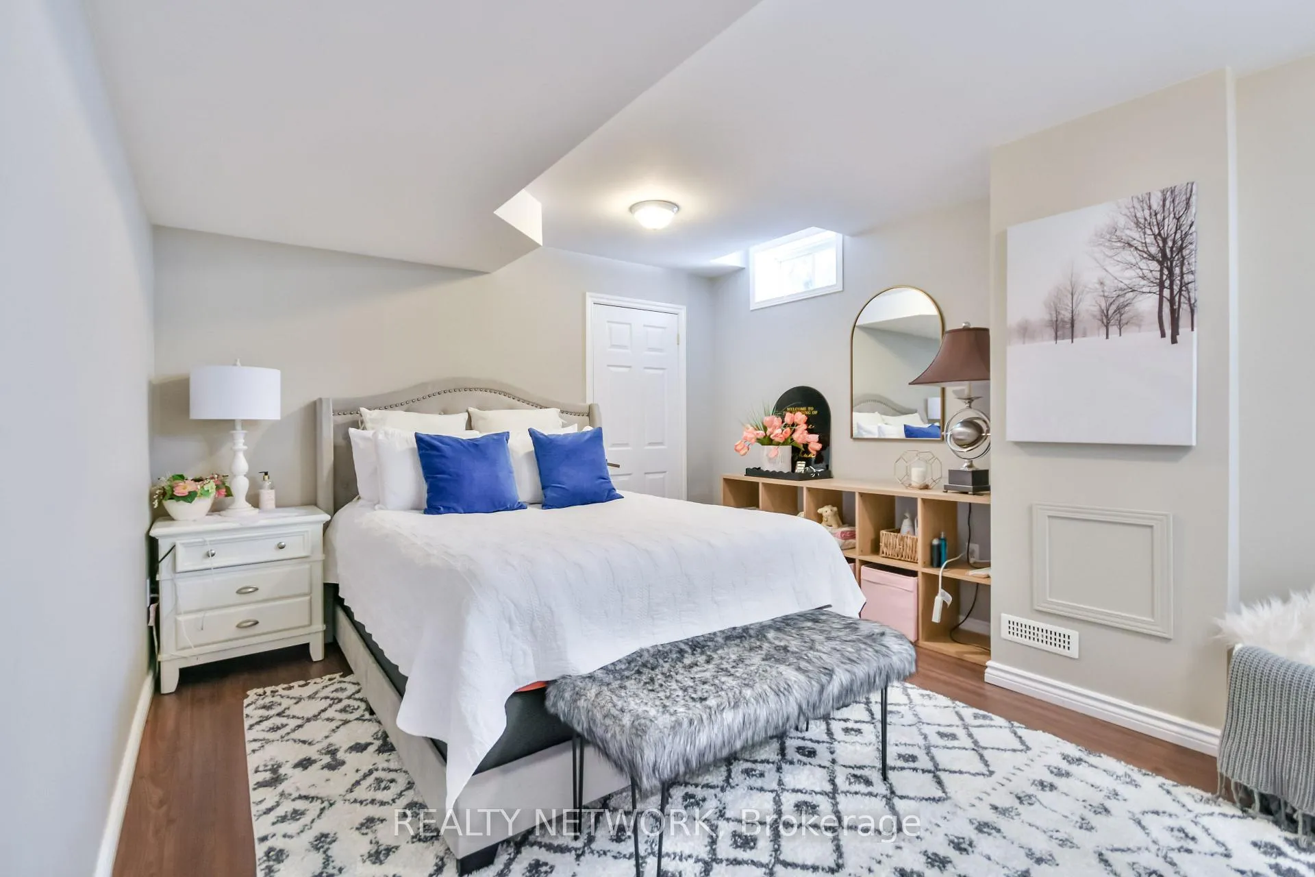 Photo 34 of 5 Camelot Square, Barrie, Innis-Shore — HOMEH