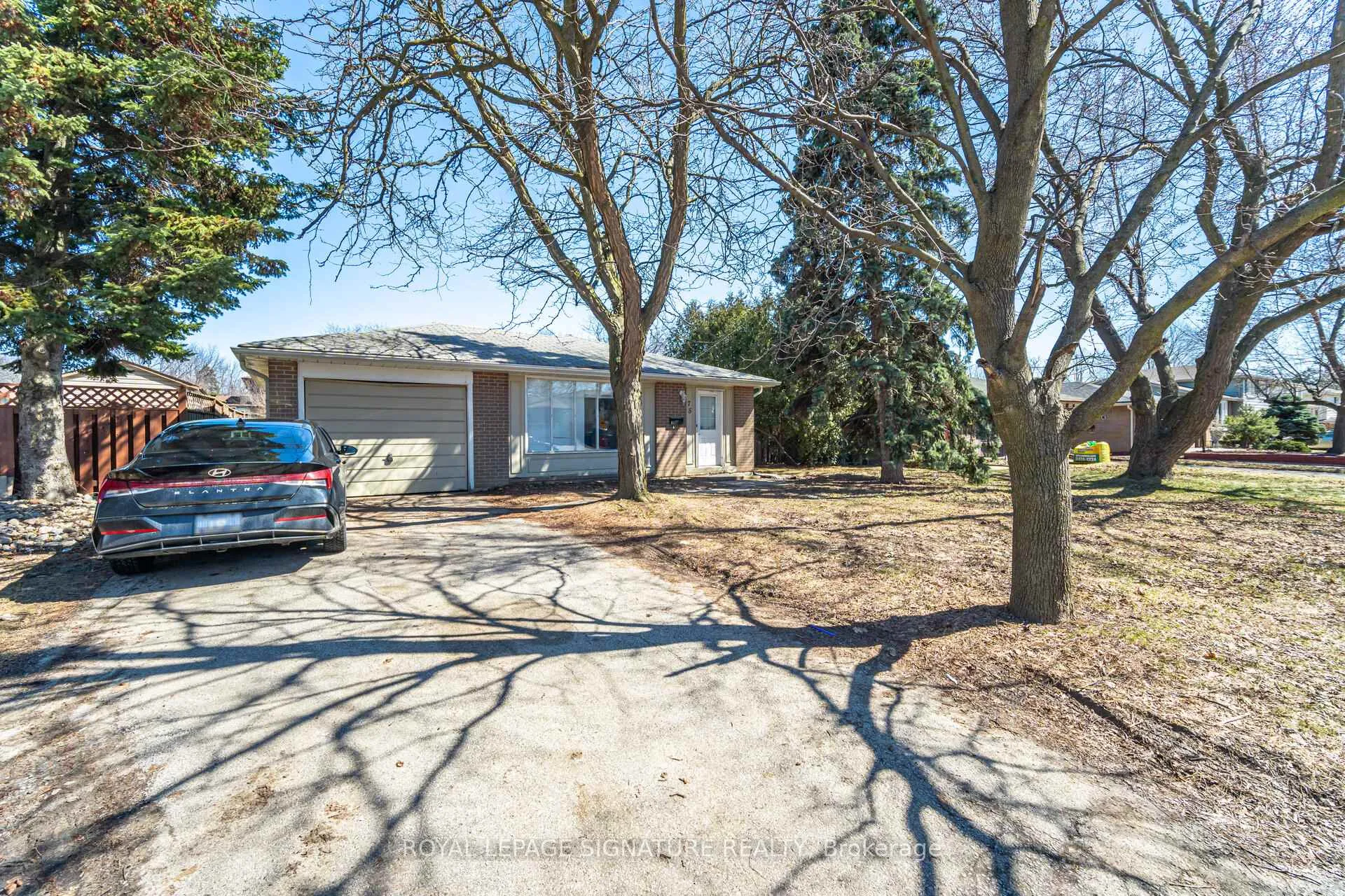 Photo 4 of Unit 2, 75 Bartley Bull Parkway, Brampton, Brampton East — HOMEH