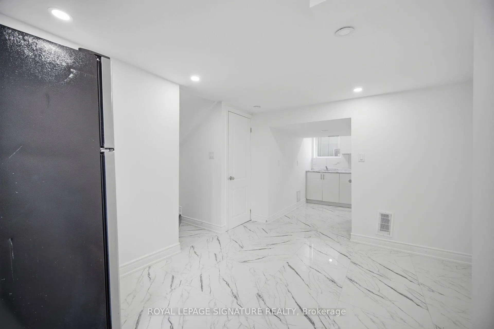 Photo 11 of Unit 2, 75 Bartley Bull Parkway, Brampton, Brampton East — HOMEH