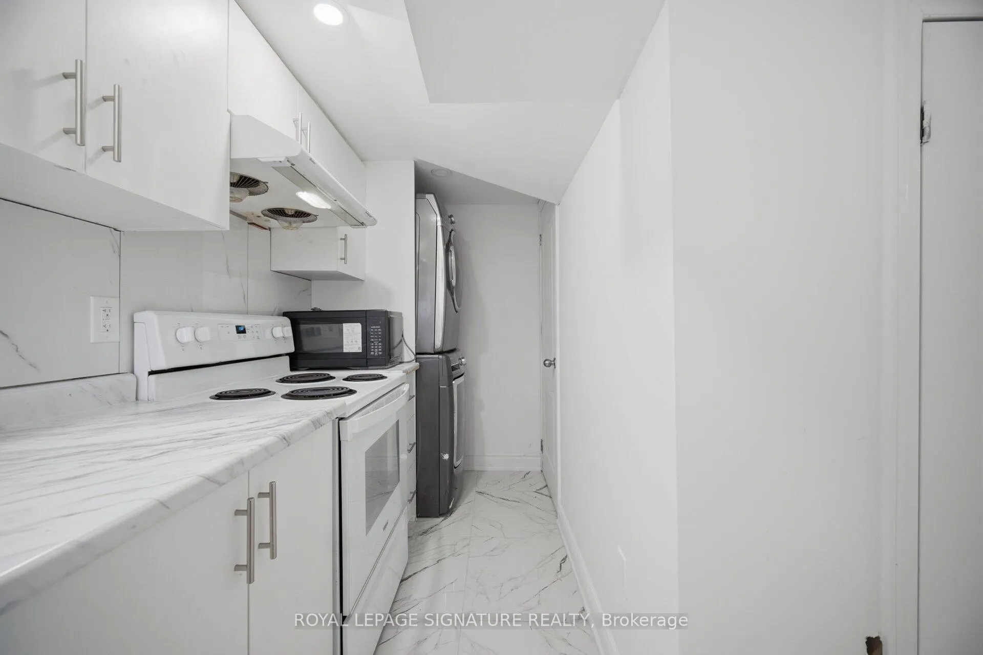 Photo 14 of Unit 2, 75 Bartley Bull Parkway, Brampton, Brampton East — HOMEH