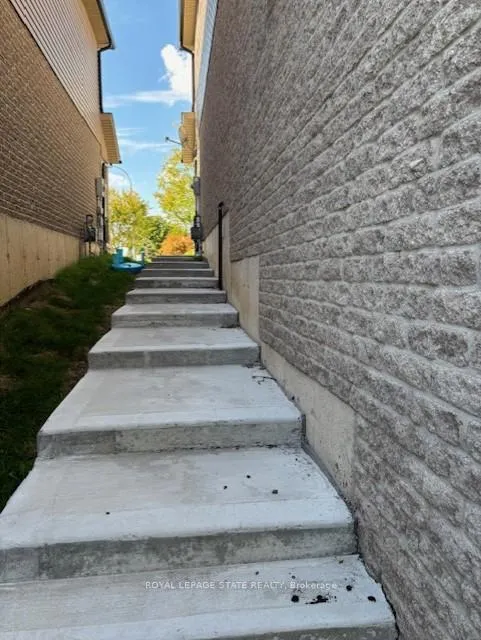 Photo 24 of 45 Thames Way, Hamilton, Mount Hope — HOMEH