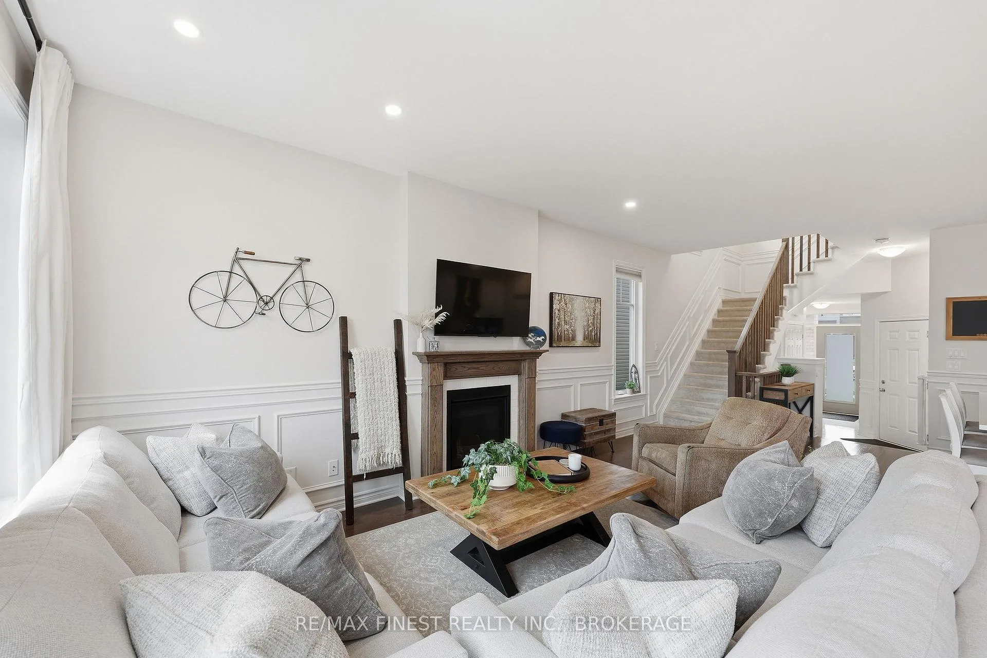 Photo 14 of 1669 Tenley Drive, Kingston, City Northwest — HOMEH